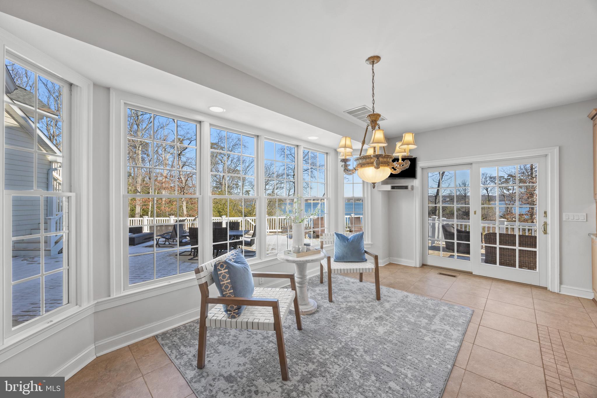 EDGEWATER - Residential