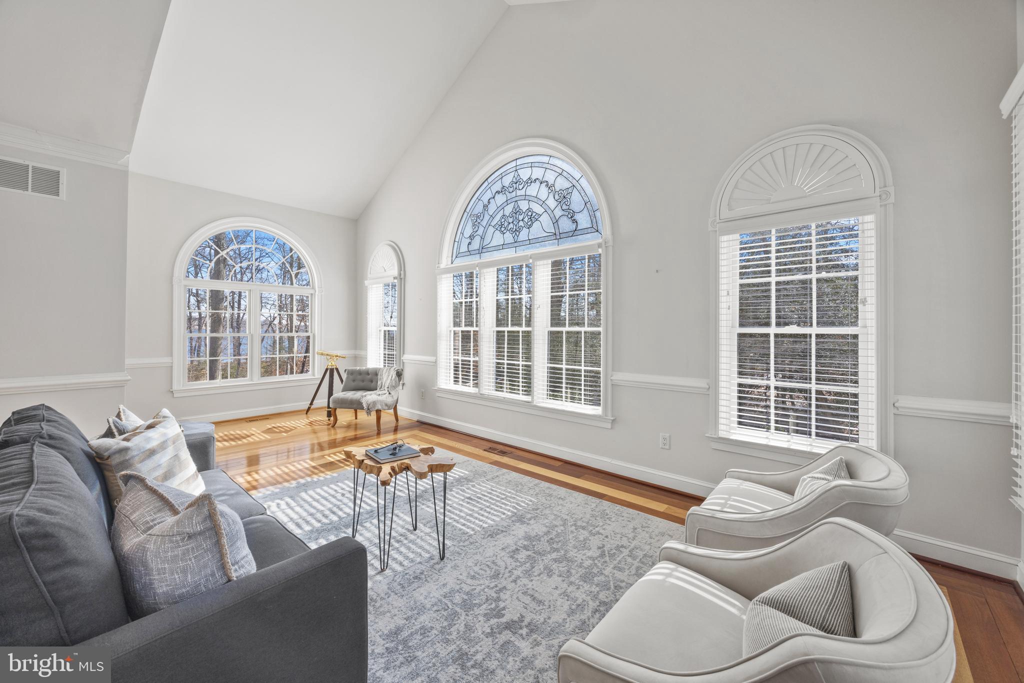 EDGEWATER - Residential