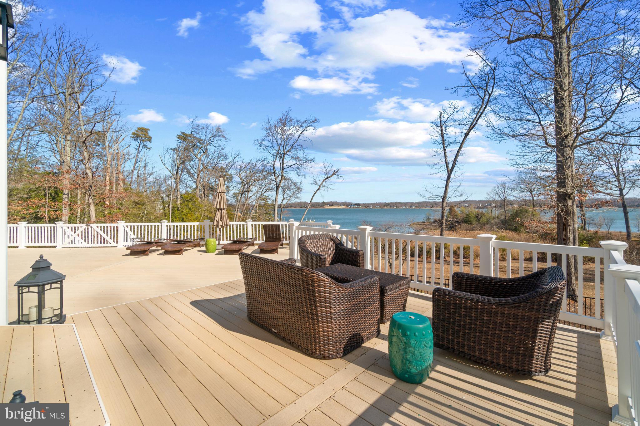 EDGEWATER - Residential