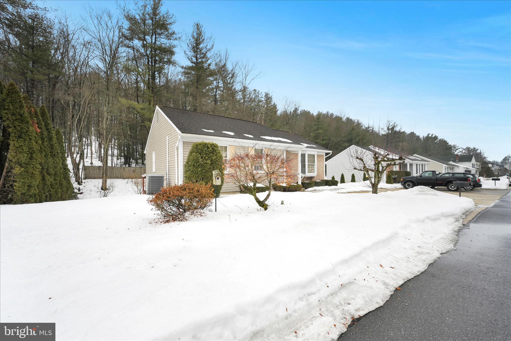 YORKTOWNE - Residential