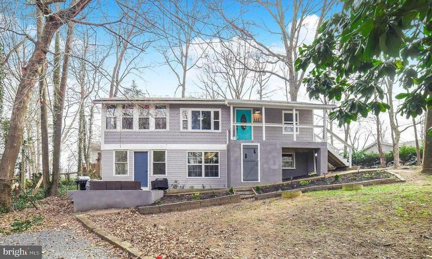 Welcome to 640 Mesquite Trail! This beautifully updated home boasts chic finishes, and an open layout perfect for entertaining or family time, and a new roof! Large primary bedroom and en suite Bath on lower level,  provide a beautiful, quiet and private escape from the rest of the home.  Upgraded kitchen is the center of the home, with beautiful quartz countertops, custom backsplash with coordinating hardware, loft ceilings and exposed beams, and overlooks the fenced in portion of the backyard.  The loft over the main floor is cozy place to hang out, use as an extra sleeping area, or just a quiet reading nook. Upgraded bathrooms feature marble tile, ceramic tile, and beautiful tile bath surrounds.  Custom ship-lap wall treatments throughout, and beautifully refinished original hardwood floors!   This home is unique and absolutely stunning.