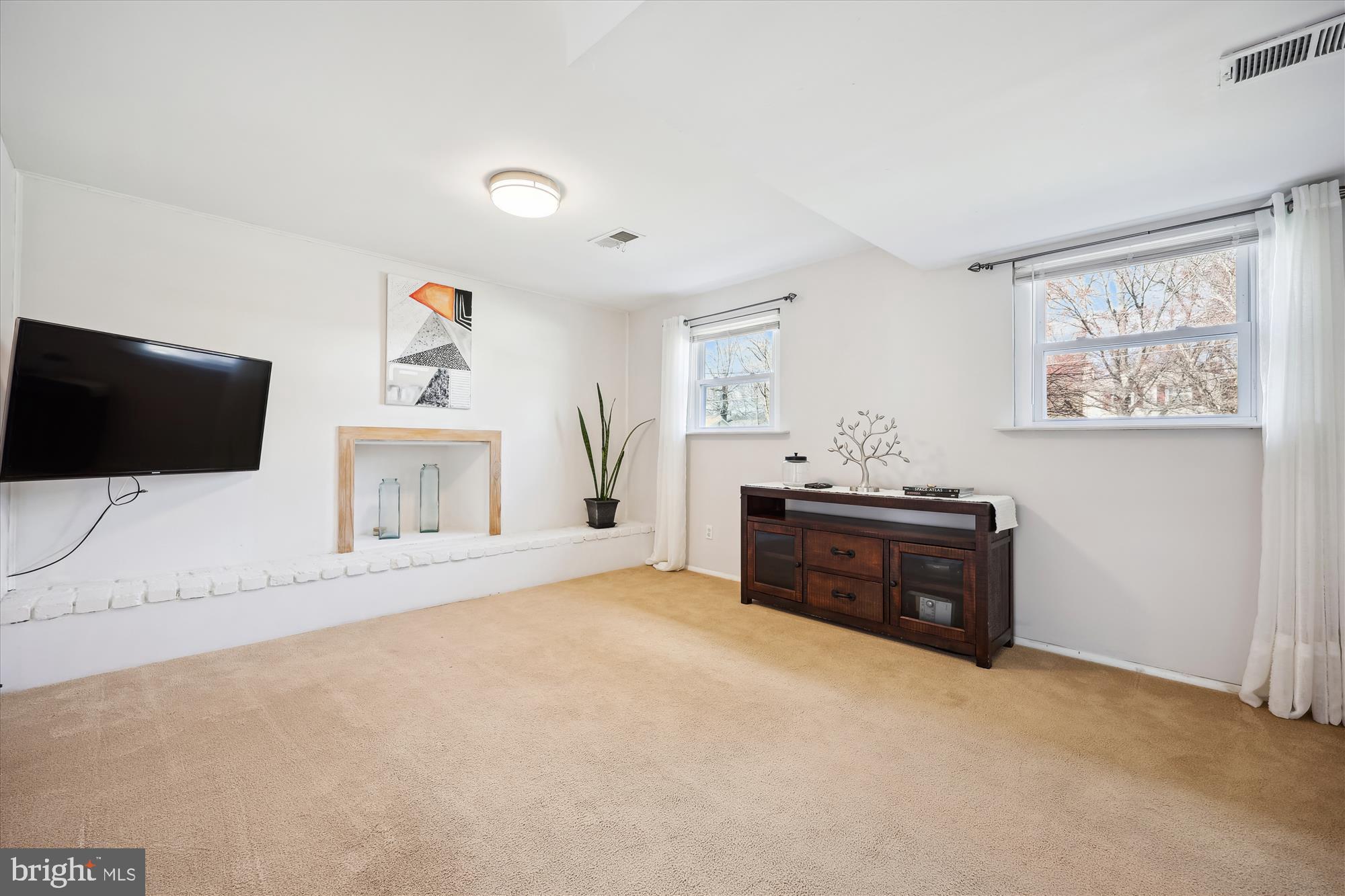 BEL PRE WOODS - Residential