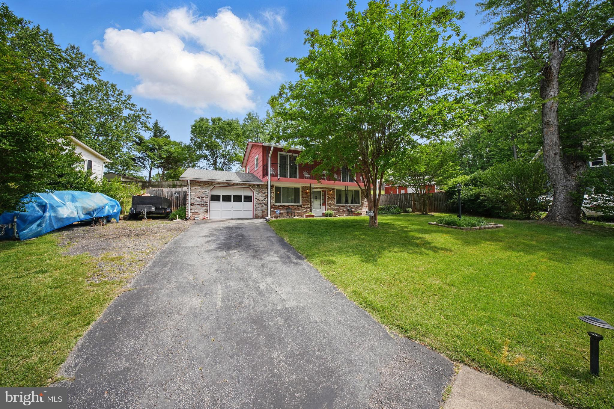 19007 RED OAK LANE