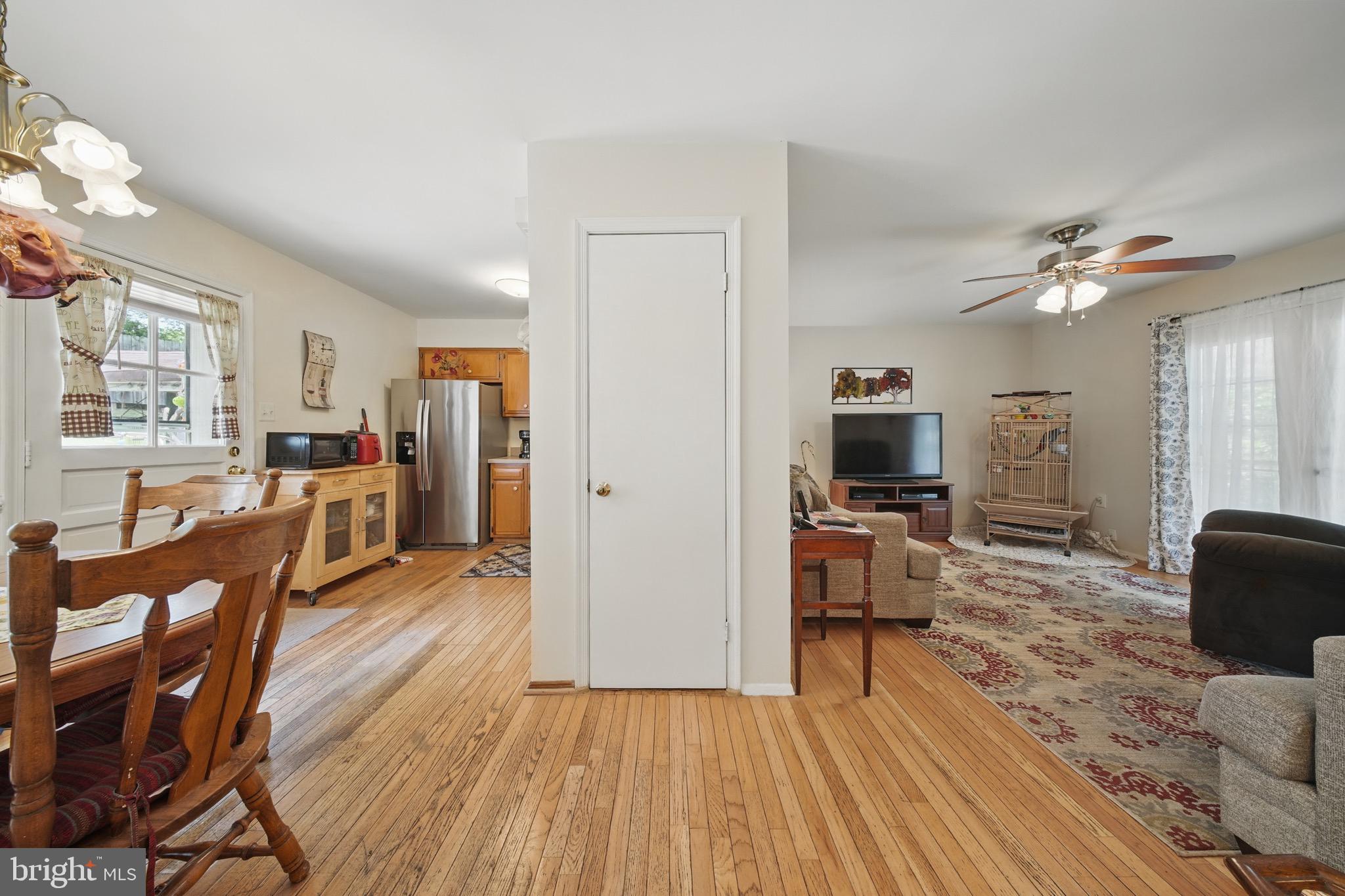 19007 RED OAK LANE