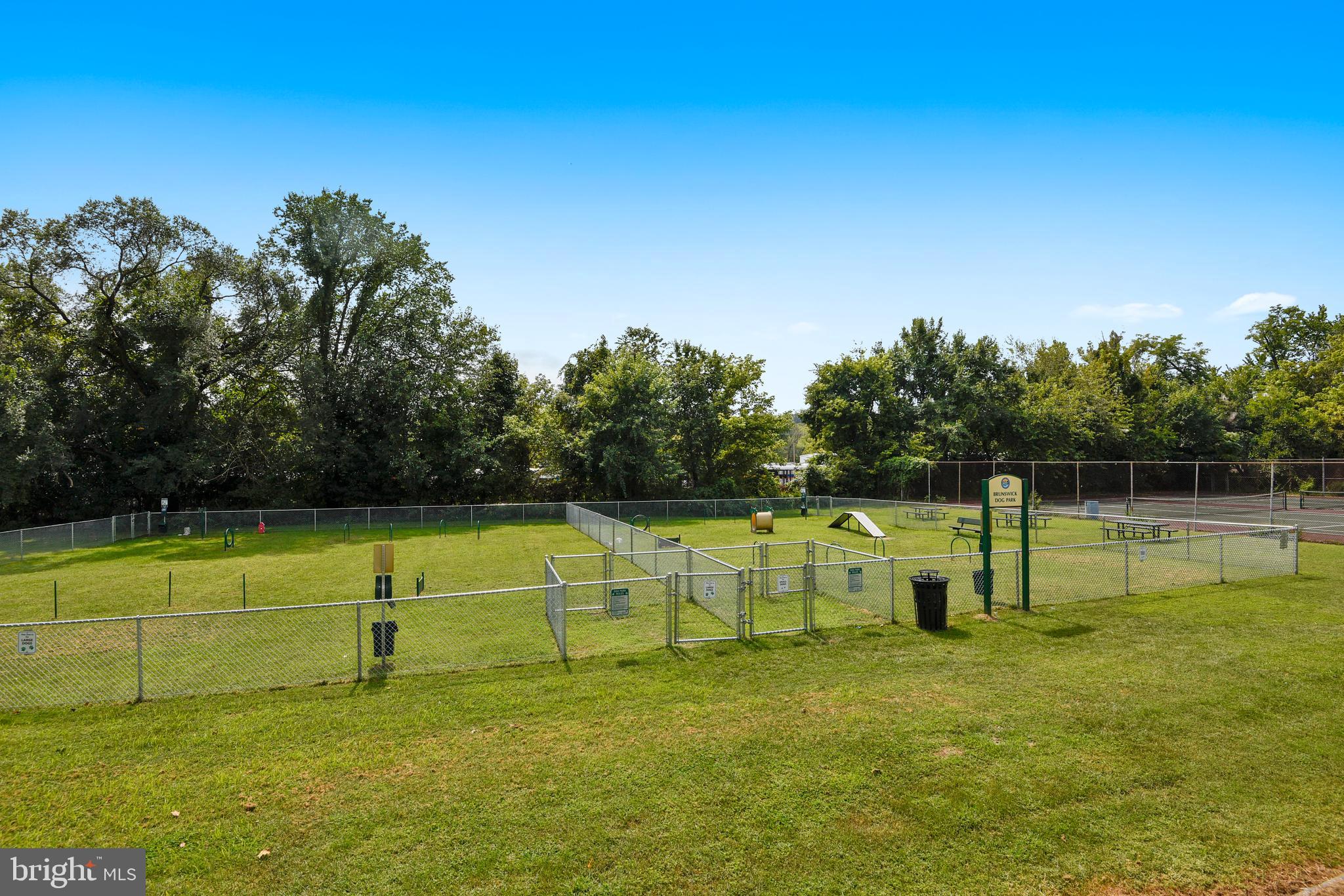 BRUNSWICK - Residential