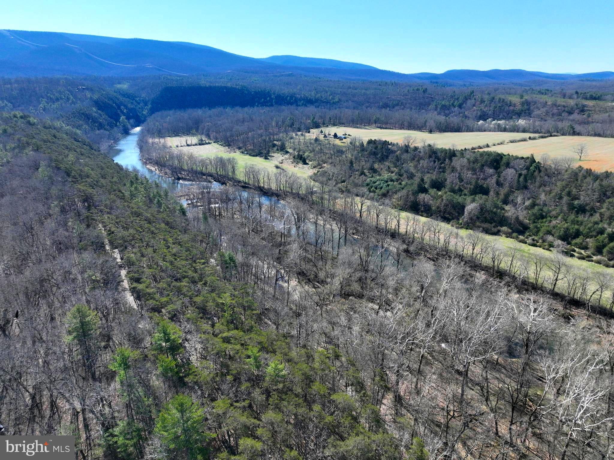 CACAPON HILLS - Land
