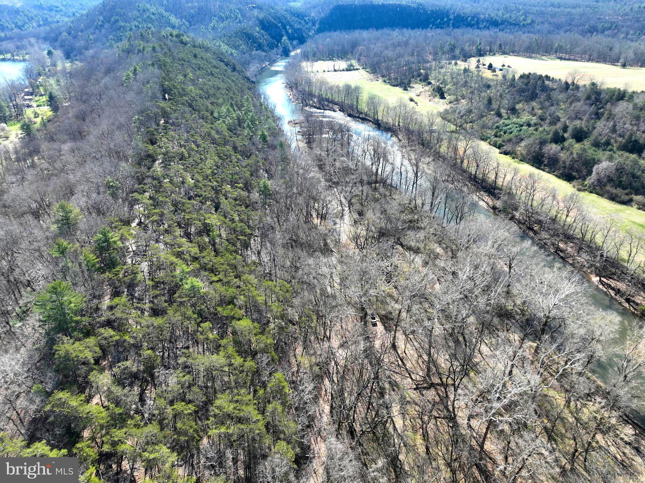 CACAPON HILLS - Land