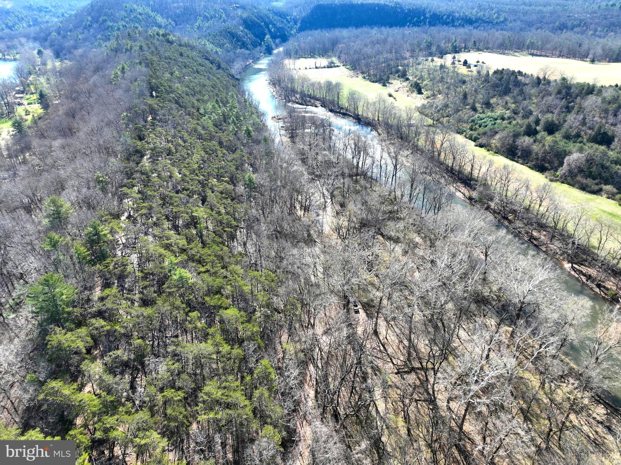 CACAPON HILLS - Land