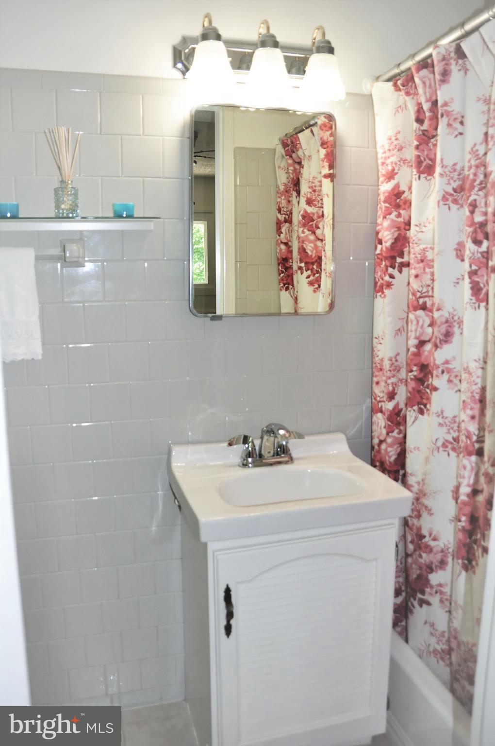 VALLEY BROOK - Residential