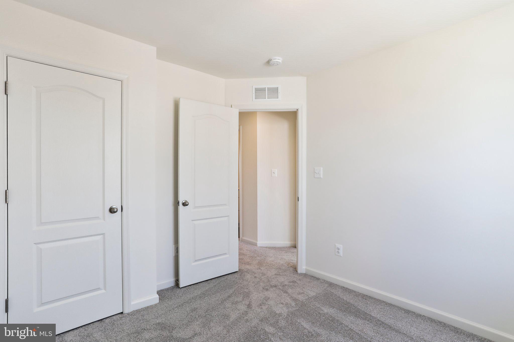 OVERLOOK AT RIVERSIDE TOWNHOMES - Residential Lease