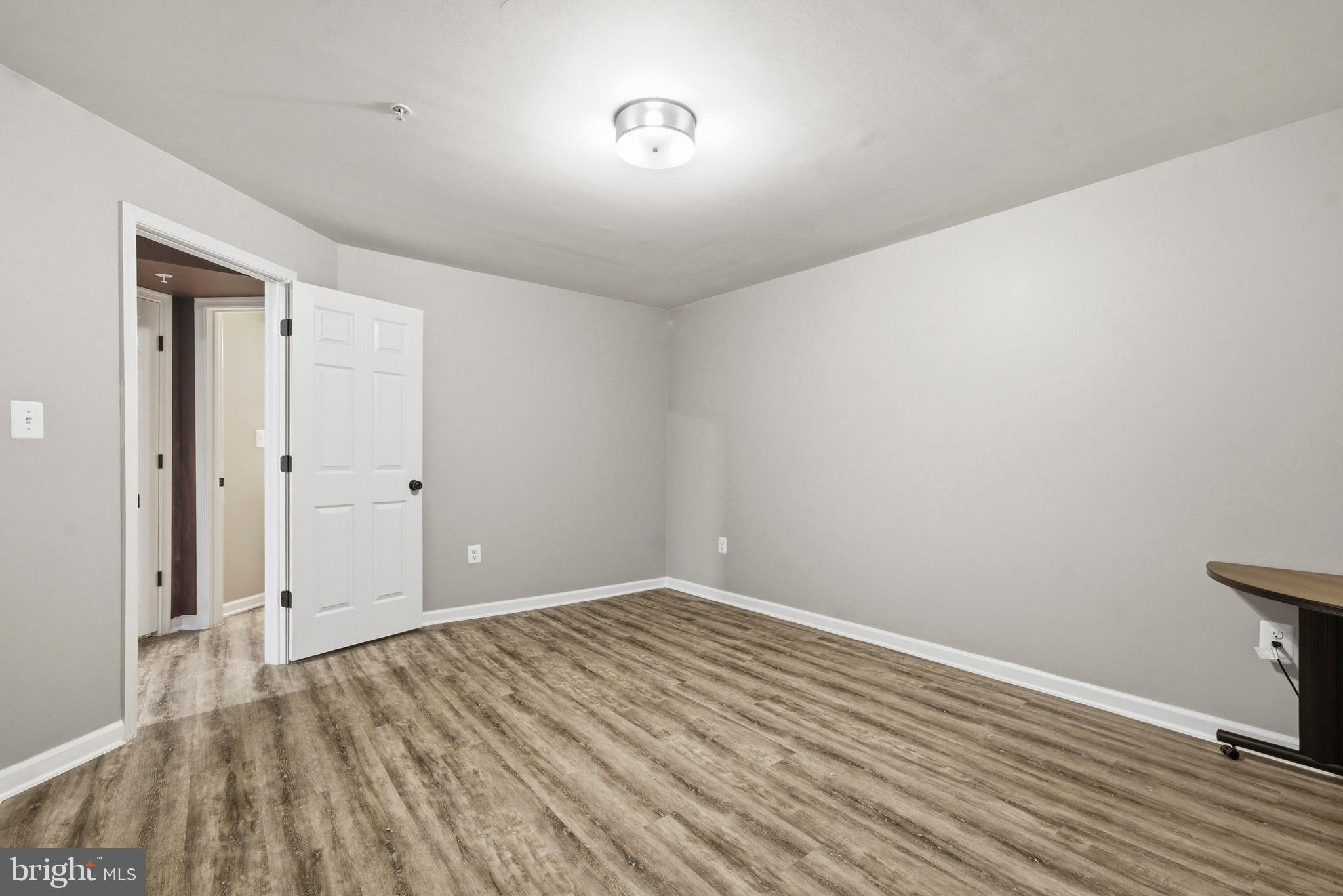 WESTBURY PUB - Residential
