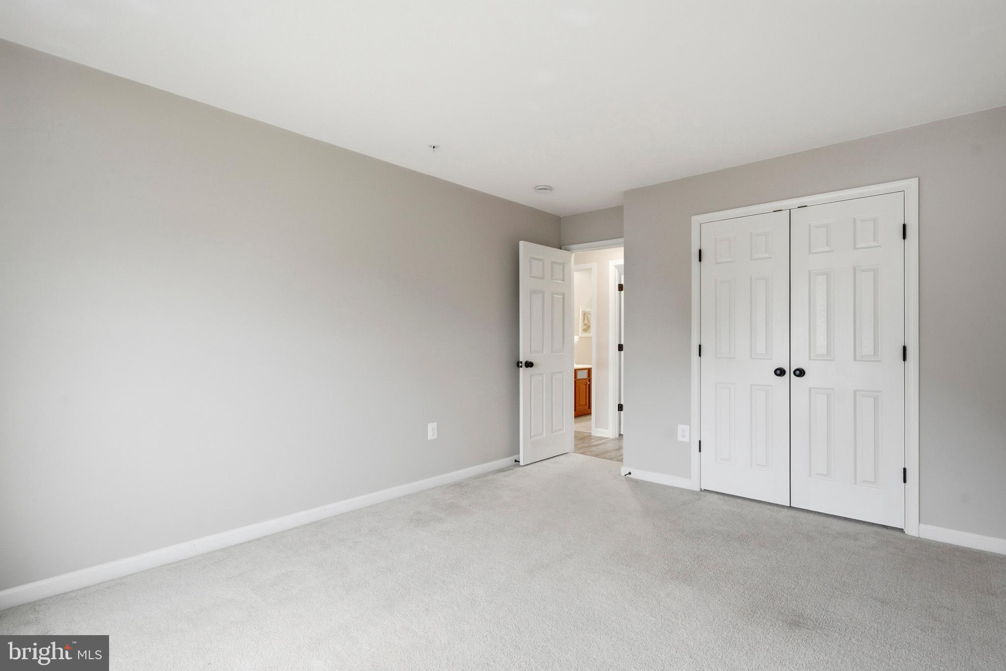 WESTBURY PUB - Residential