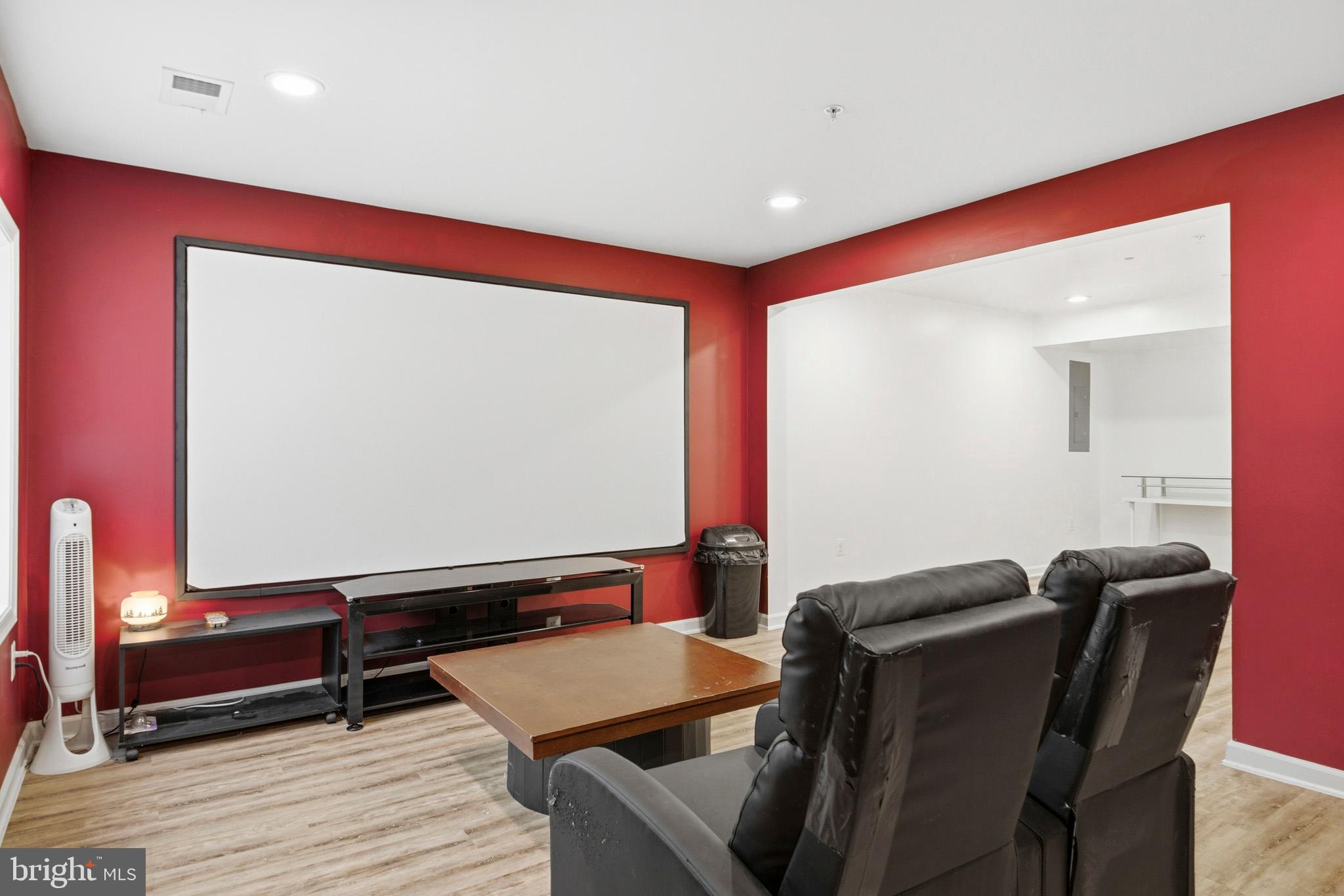 WESTBURY PUB - Residential