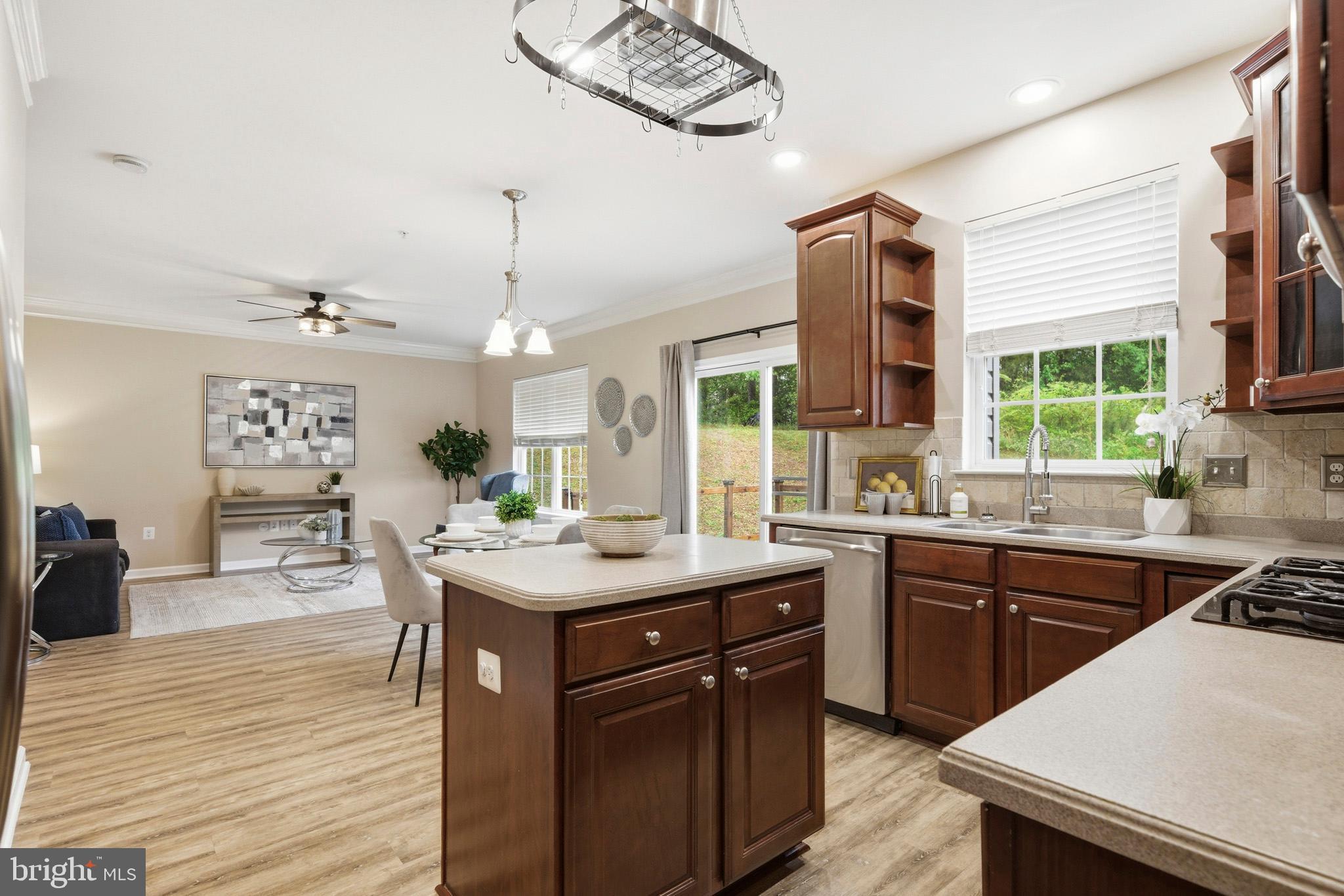WESTBURY PUB - Residential