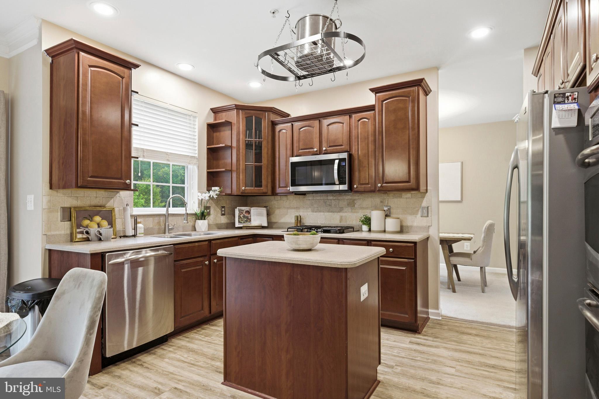 WESTBURY PUB - Residential