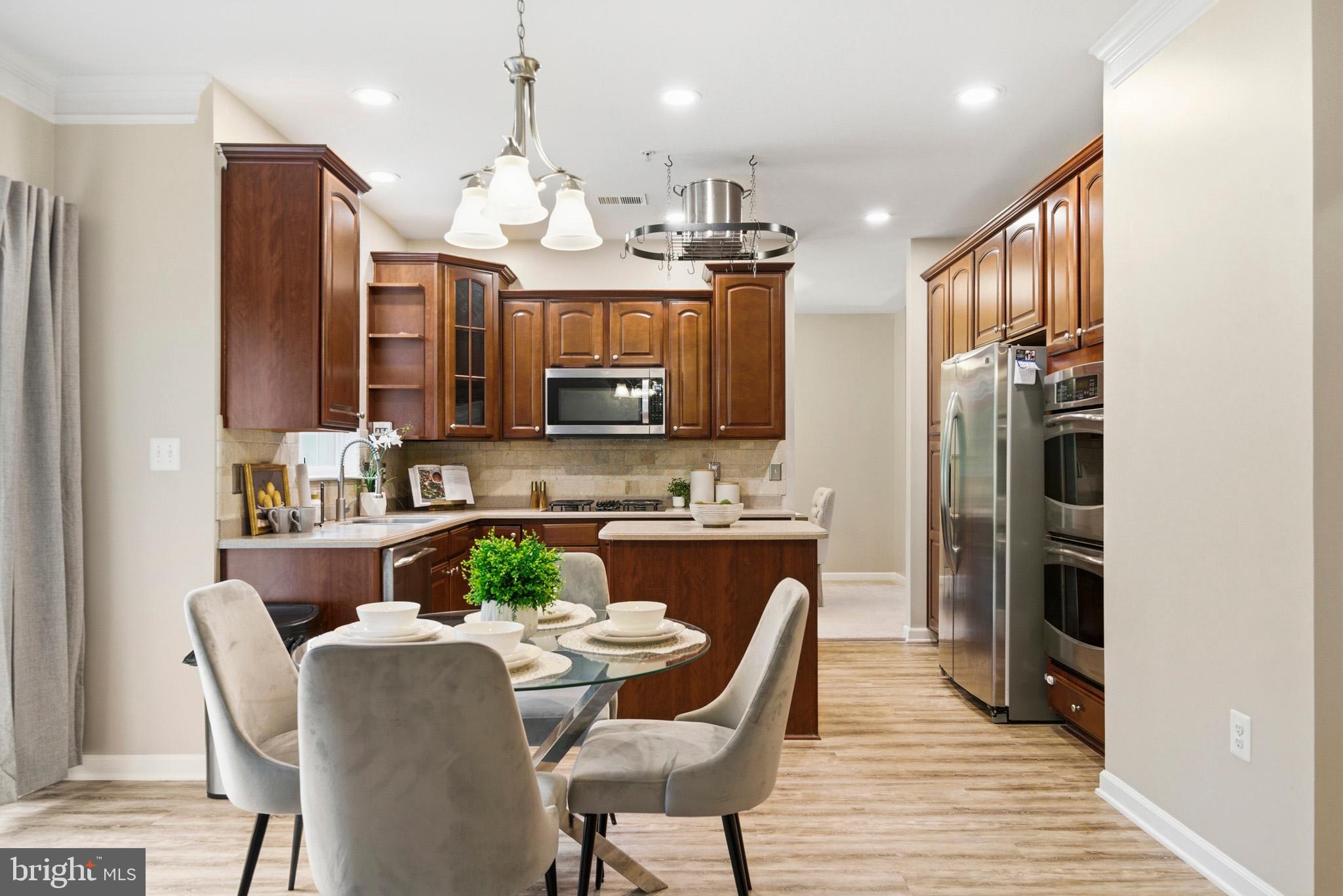 WESTBURY PUB - Residential