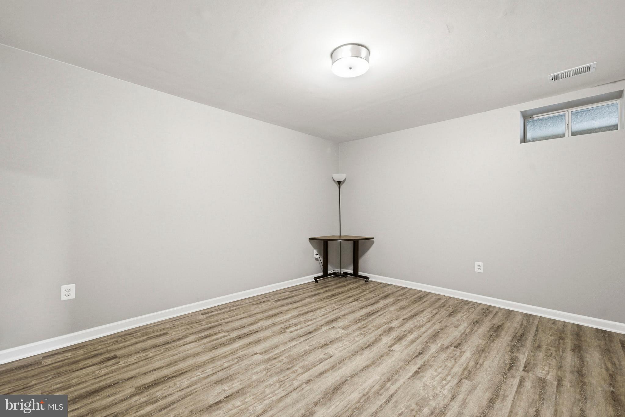WESTBURY PUB - Residential