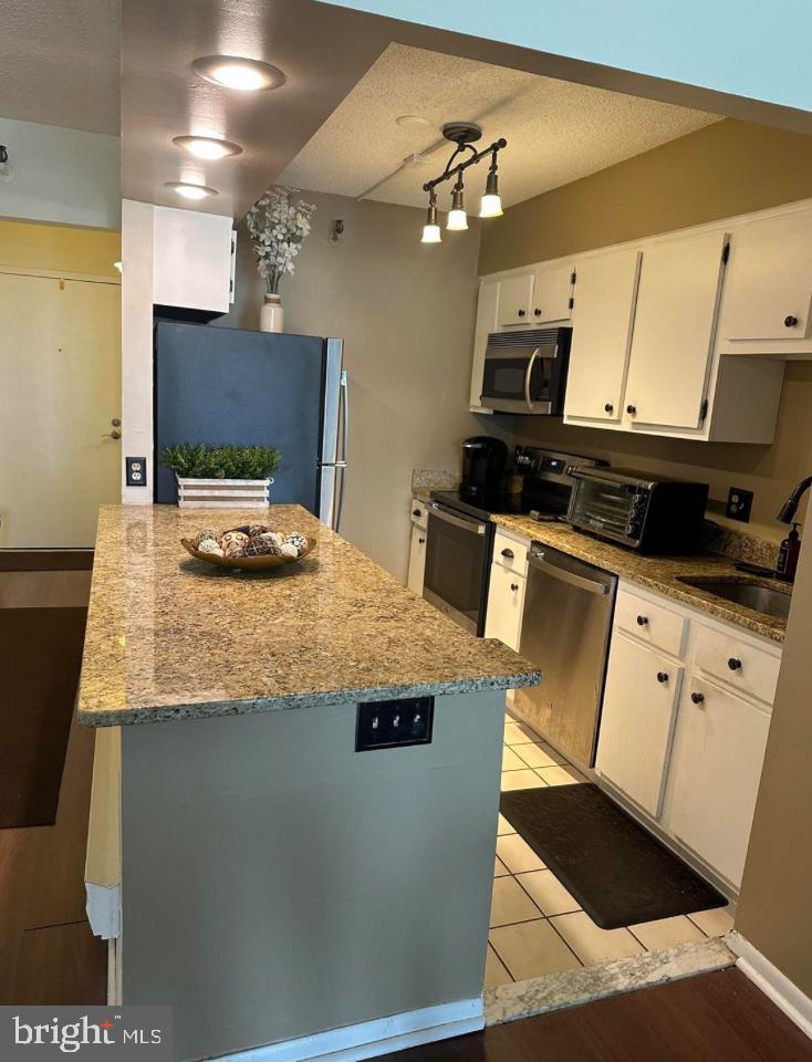 236 N. DERBY AVENUE 207