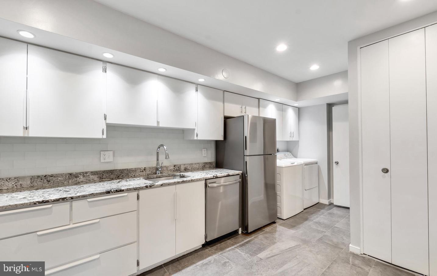 STEVENSON VILLAGE - Residential Lease