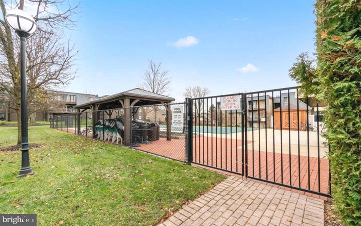 STEVENSON VILLAGE - Residential Lease