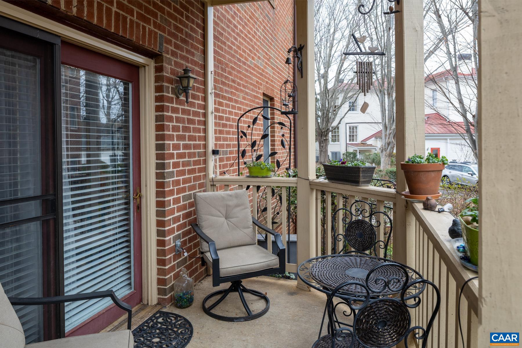 1325 BRANCHLANDS DR E