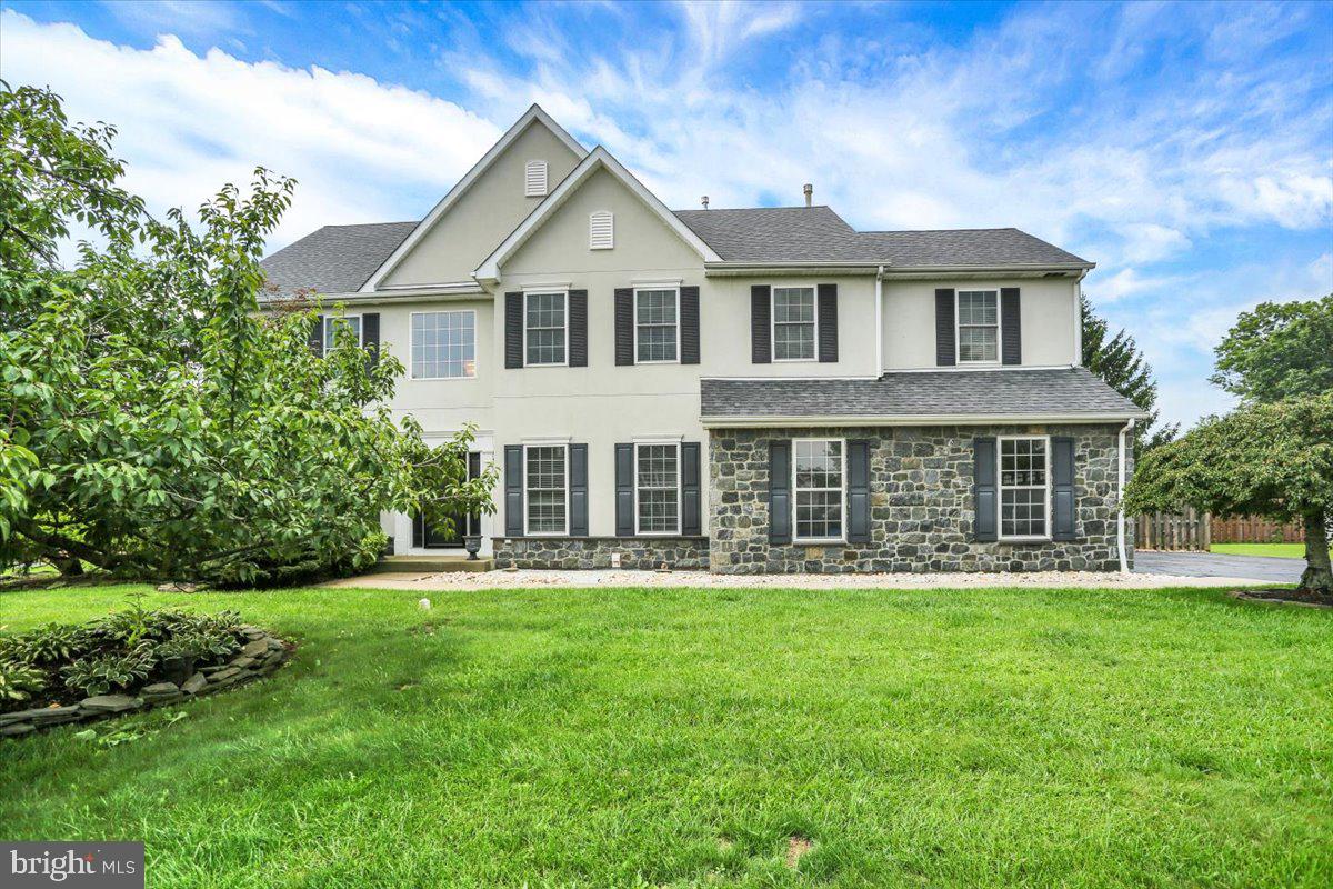 135 WALTER DRIVE