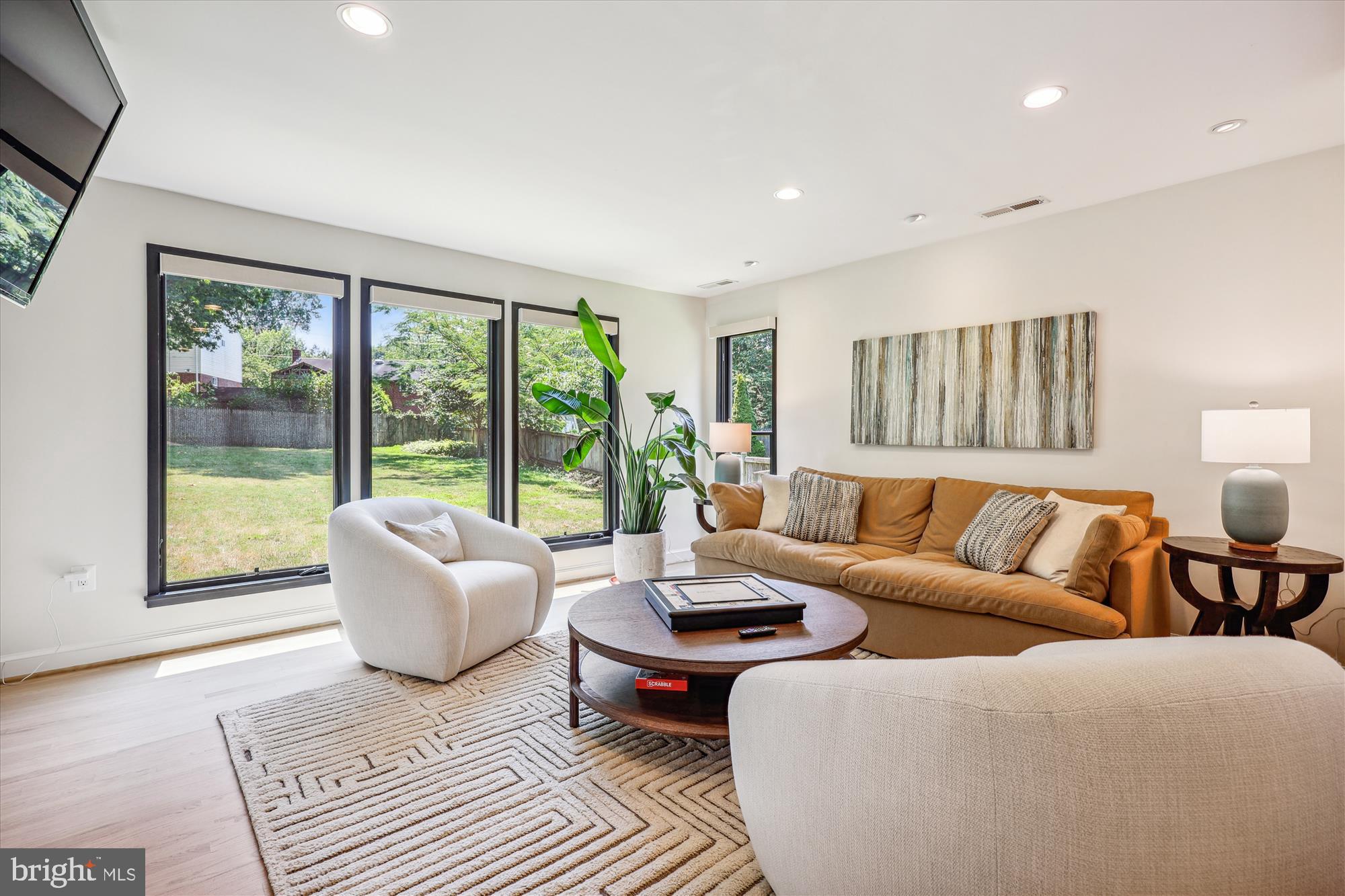 KENSINGTON ESTATES - Residential