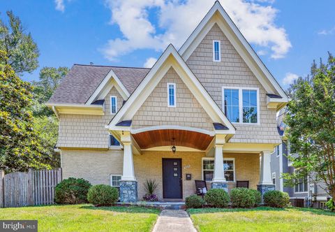 Photo of 4504 Puller Drive, Kensington, MD 20895 (MLS # MDMC2139330) Photo of 4504 Puller Drive, Kensington, MD 20895 (MLS # MDMC2139330)
