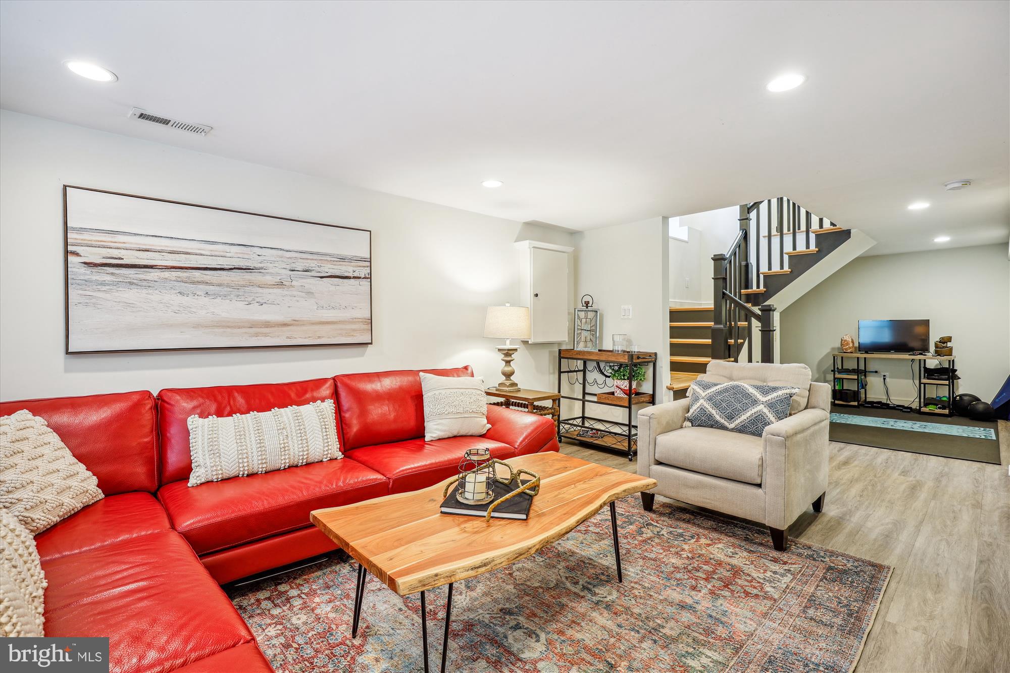 KENSINGTON ESTATES - Residential