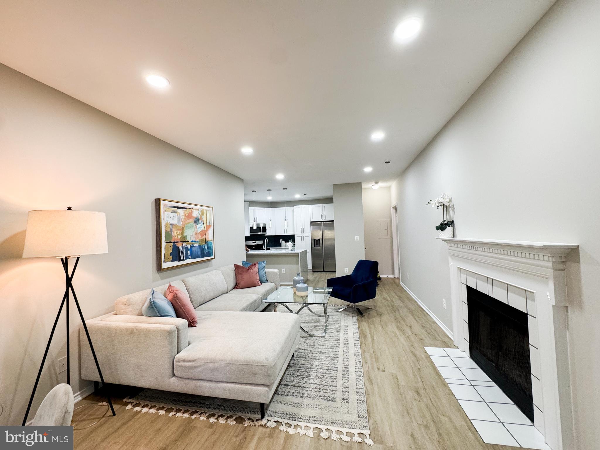 4401 SEDGEHURST DRIVE 204