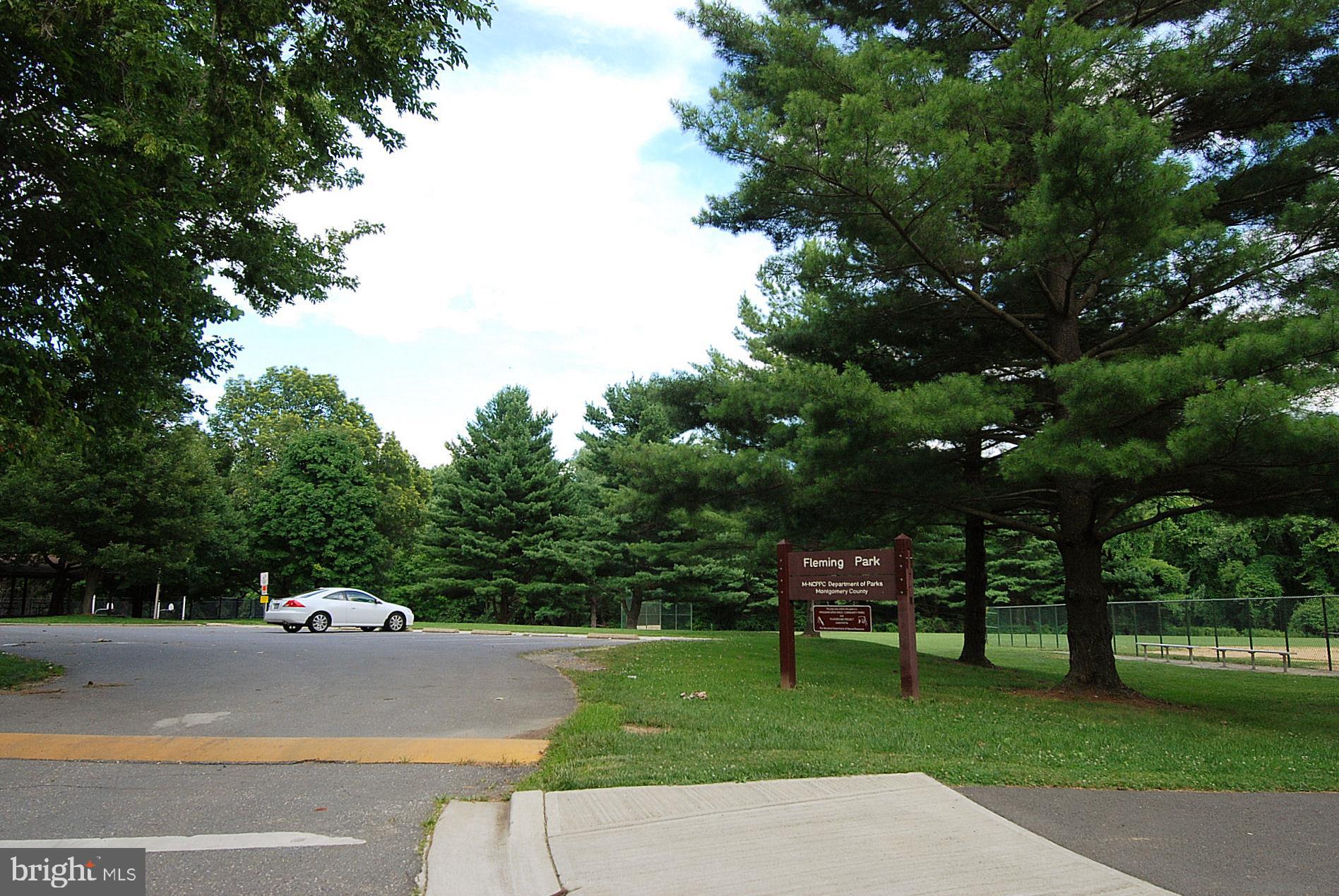 WESTLAKE TOWERS - Residential