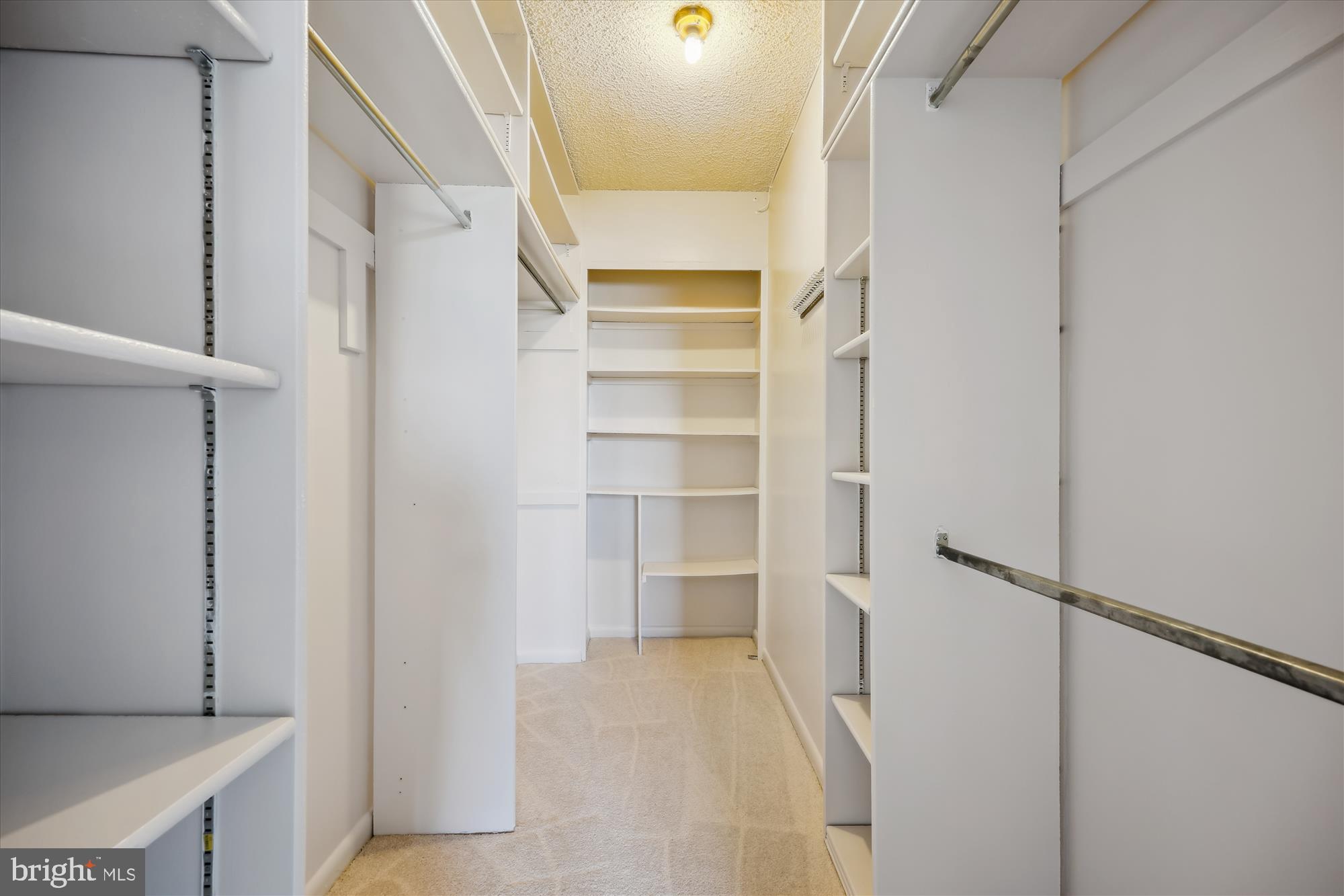 WESTLAKE TOWERS - Residential