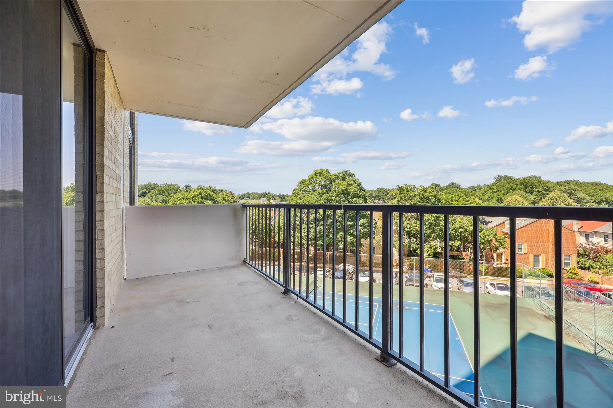 WESTLAKE TOWERS - Residential