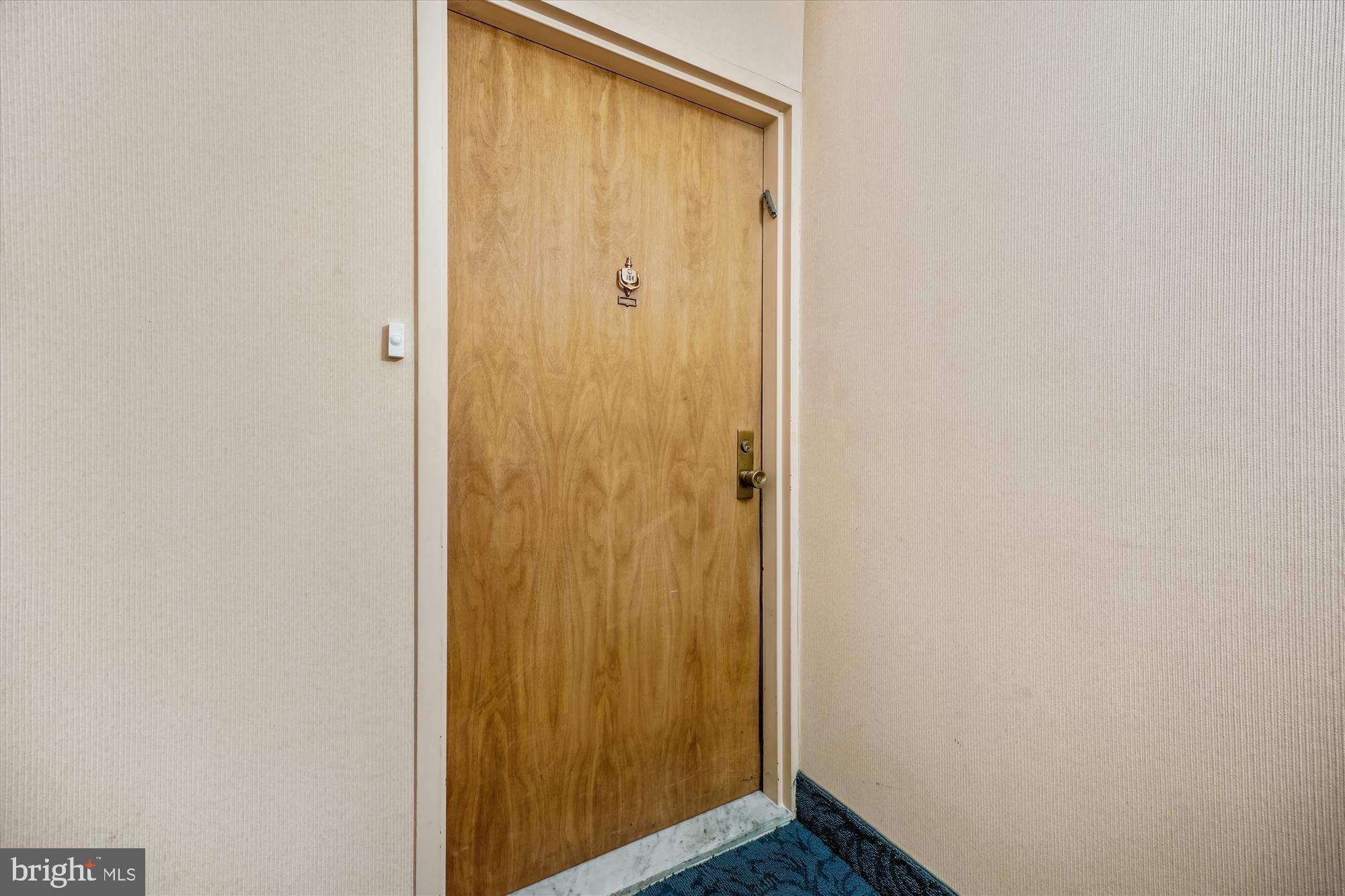 WESTLAKE TOWERS - Residential