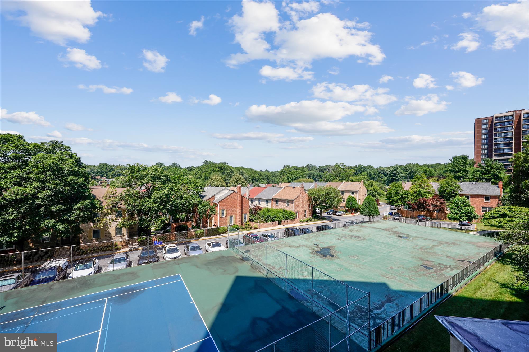 WESTLAKE TOWERS - Residential