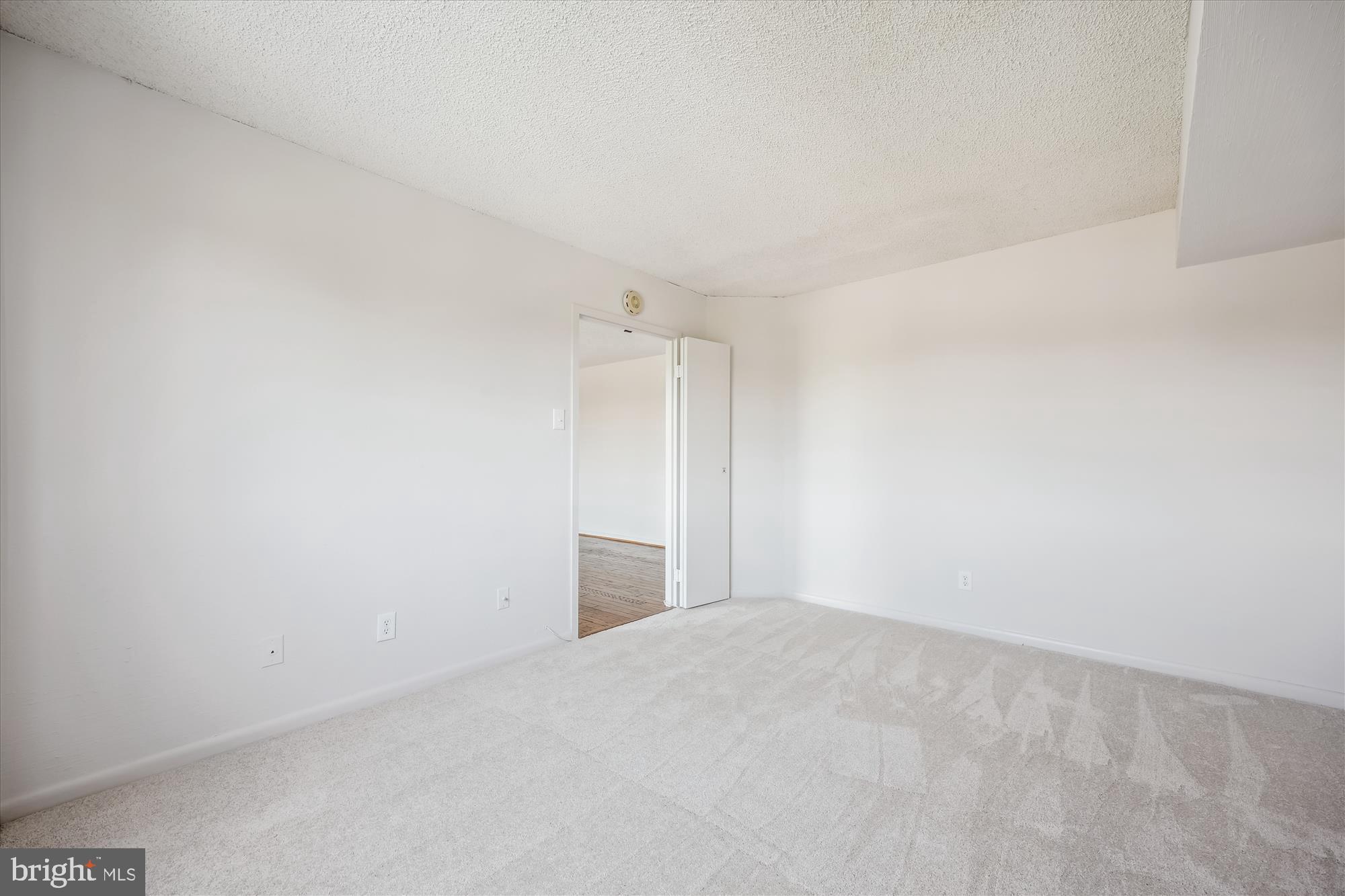 WESTLAKE TOWERS - Residential