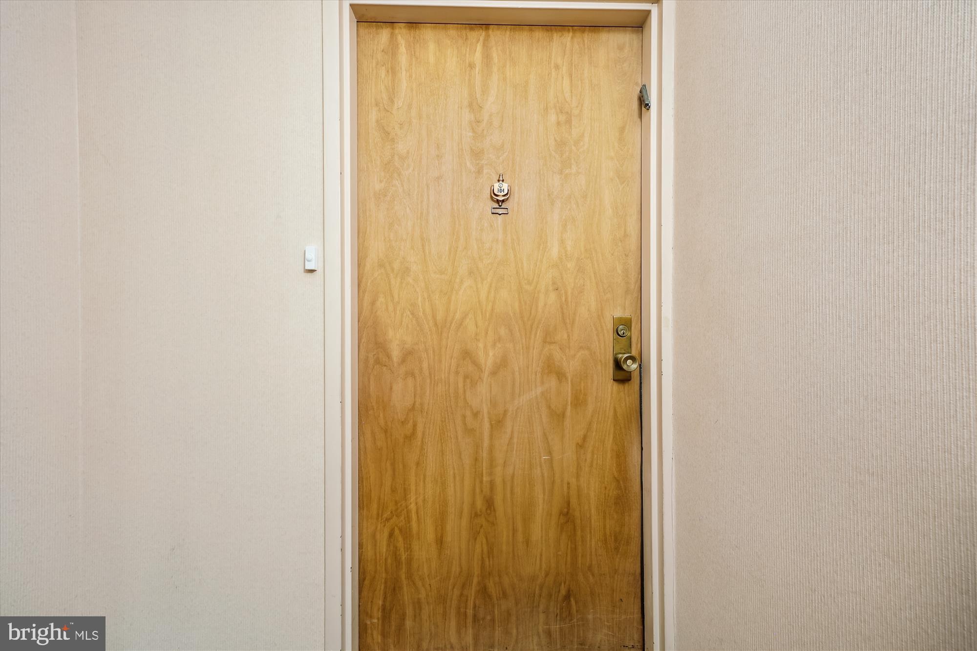 WESTLAKE TOWERS - Residential