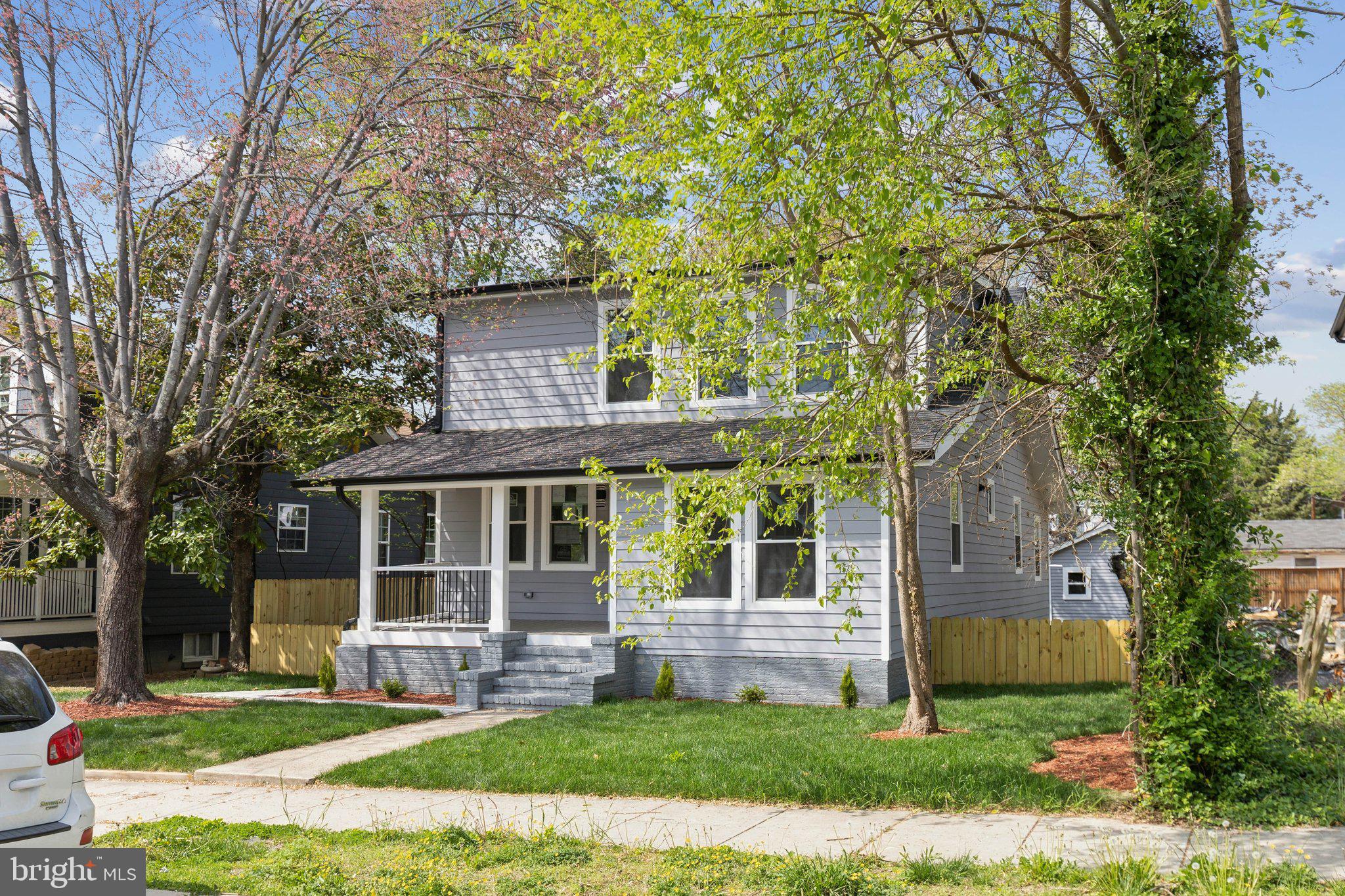 3104 DOUGLAS STREET NE
