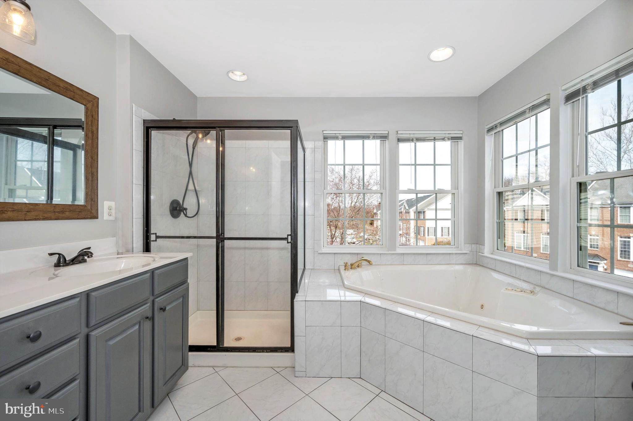 CROFTON MANOR - Residential