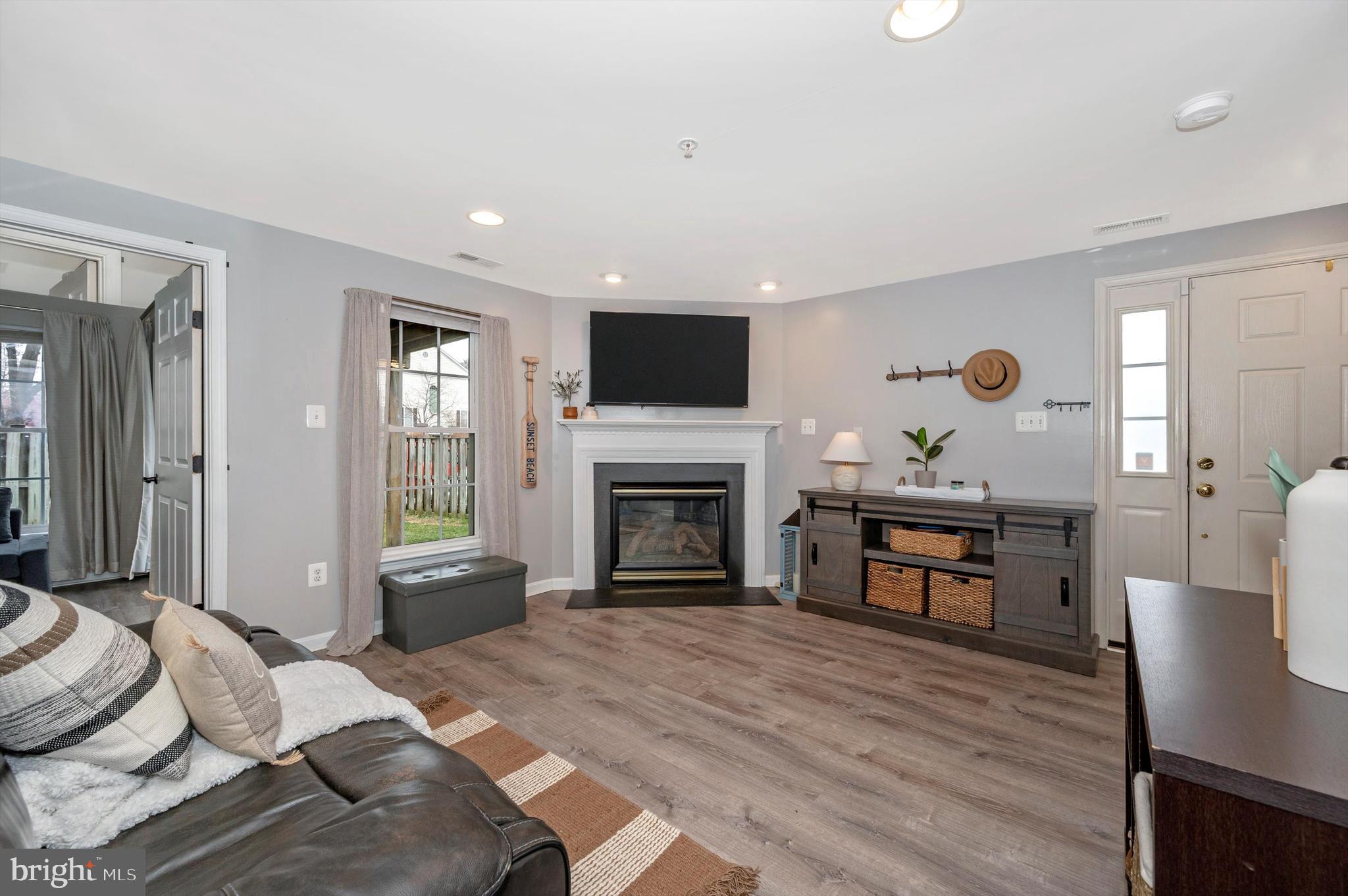 CROFTON MANOR - Residential