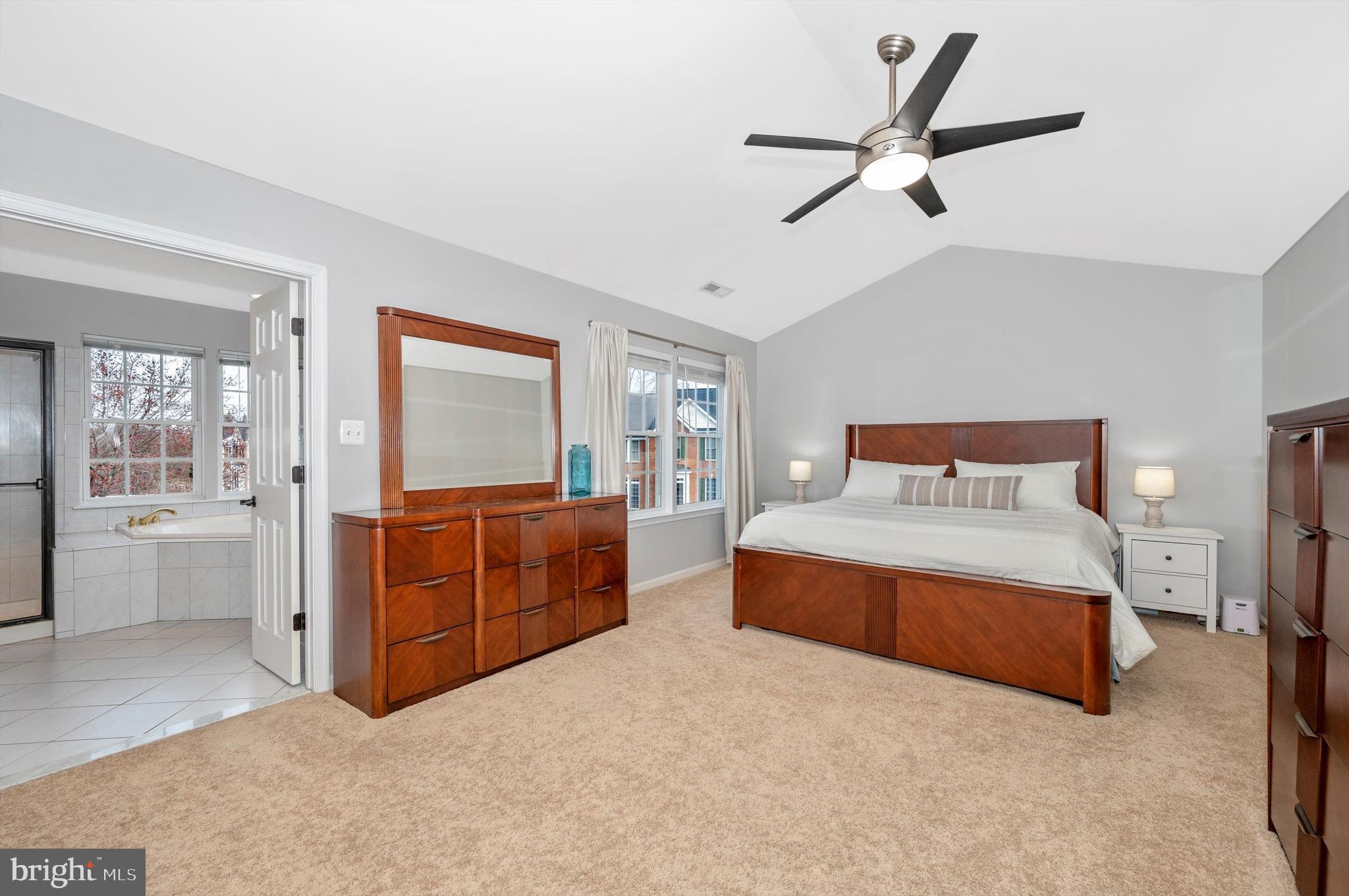 CROFTON MANOR - Residential