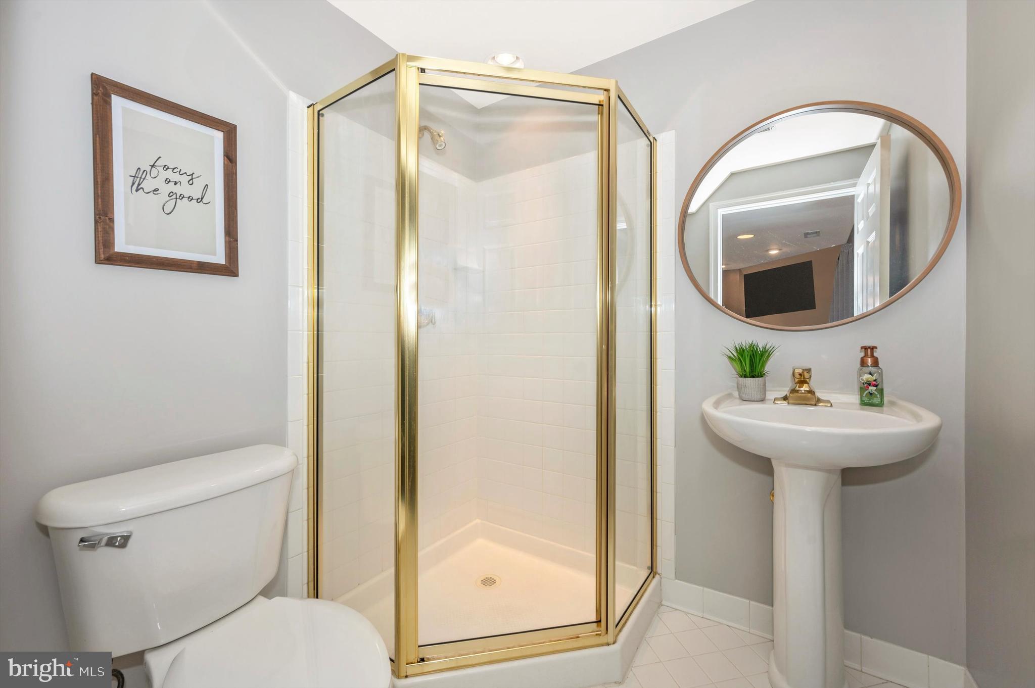 CROFTON MANOR - Residential