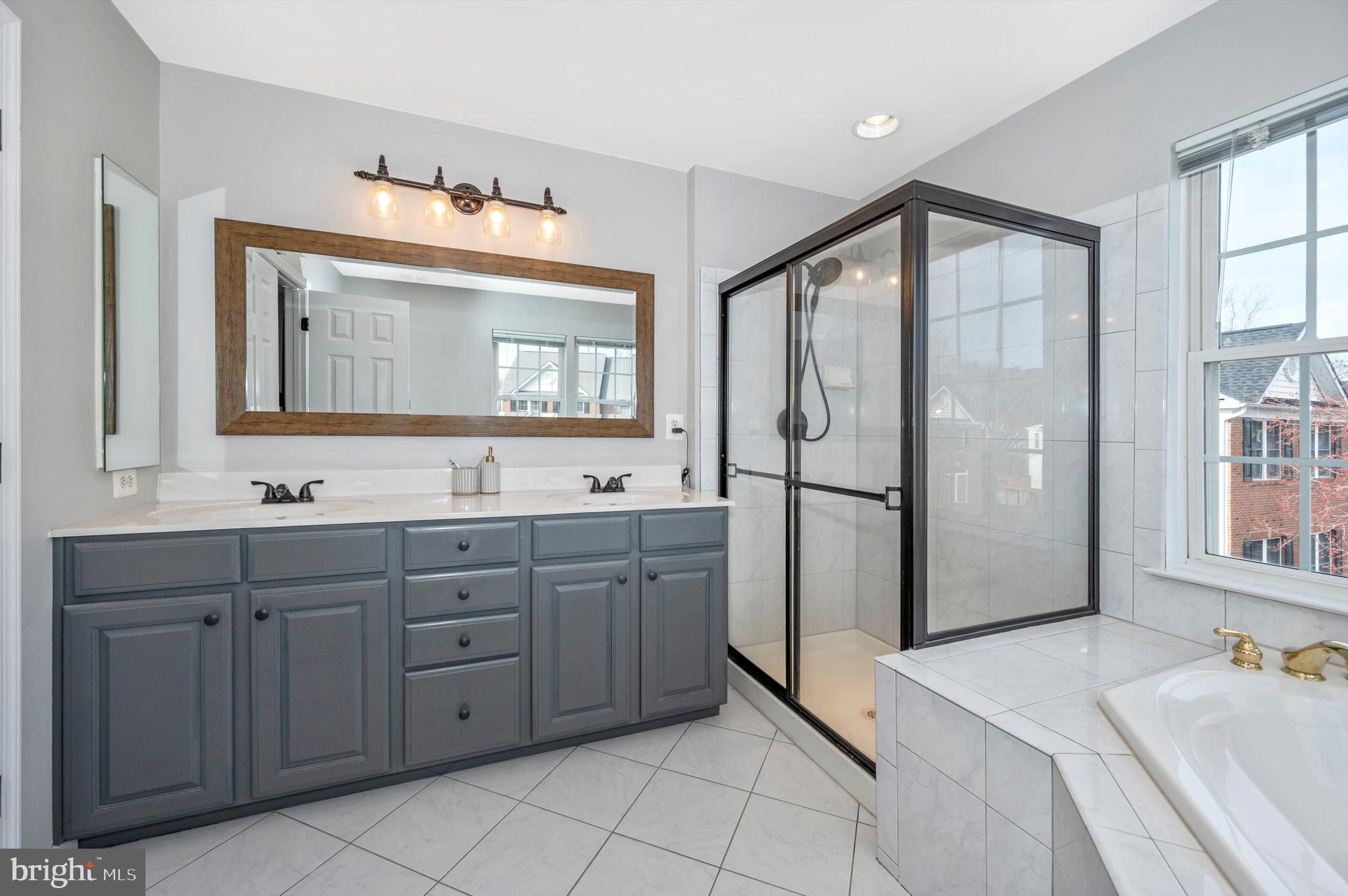 CROFTON MANOR - Residential