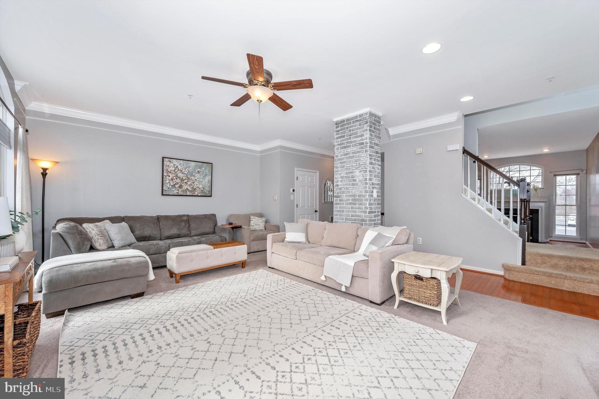 CROFTON MANOR - Residential