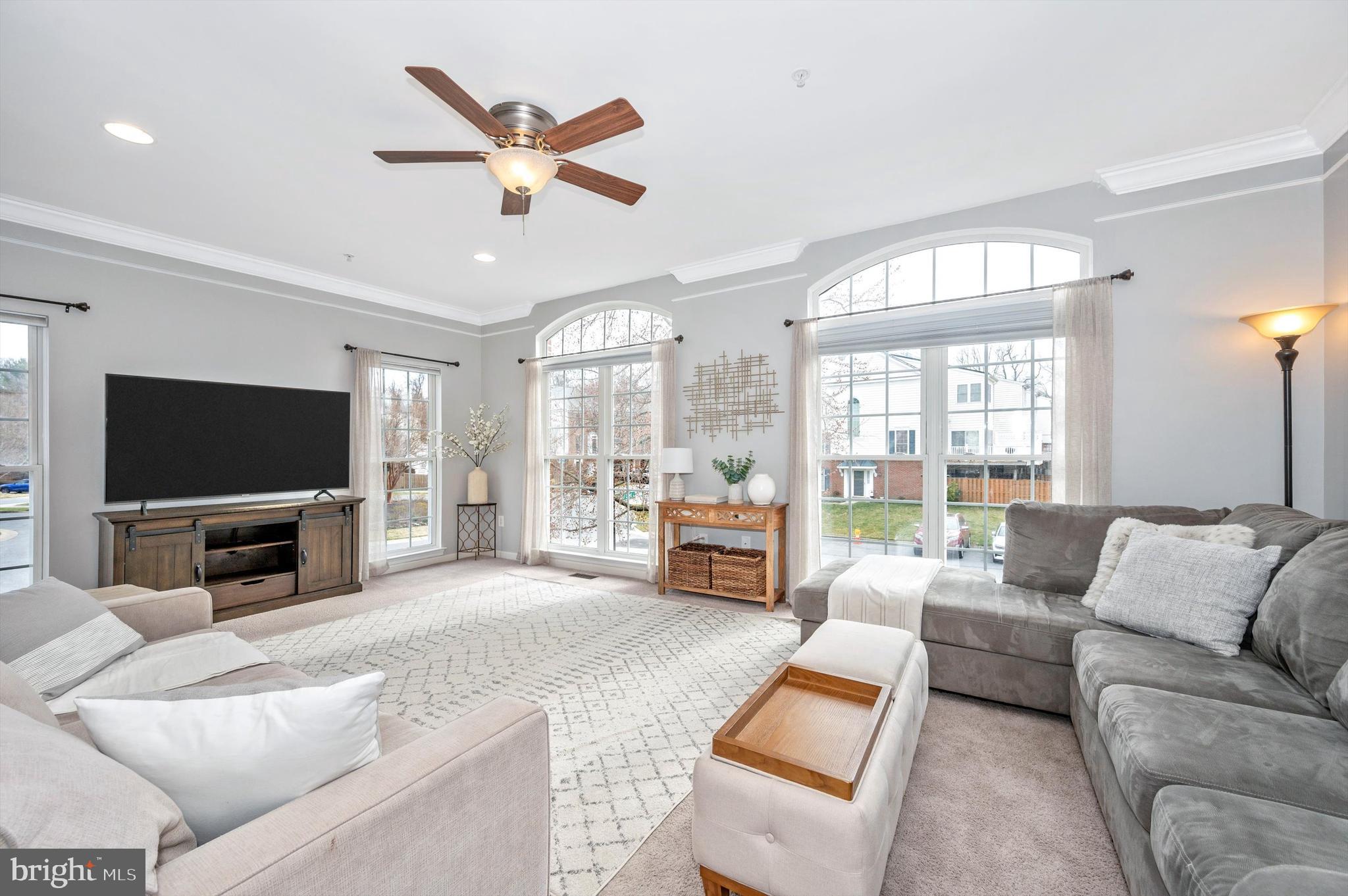 CROFTON MANOR - Residential