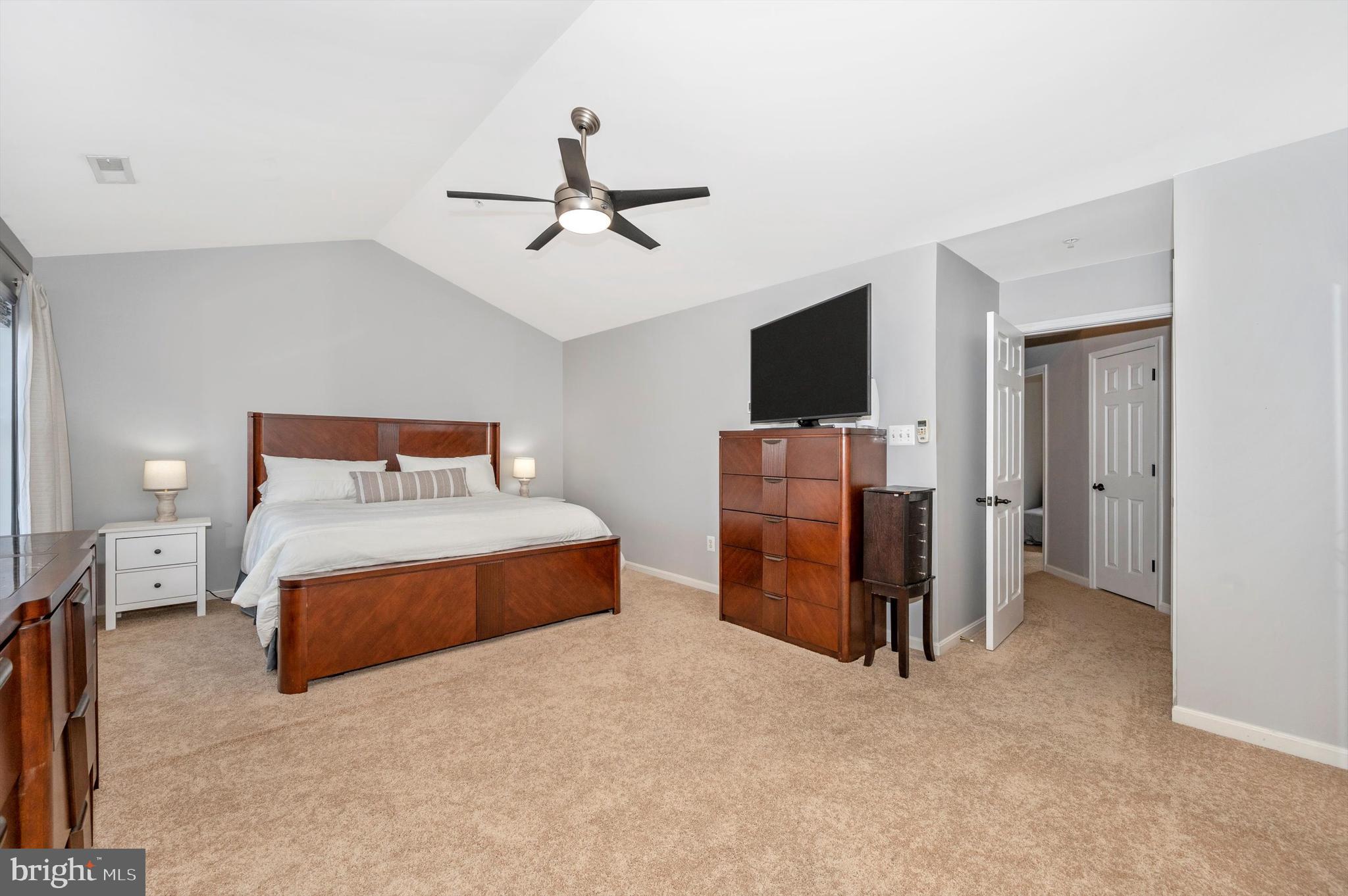 CROFTON MANOR - Residential