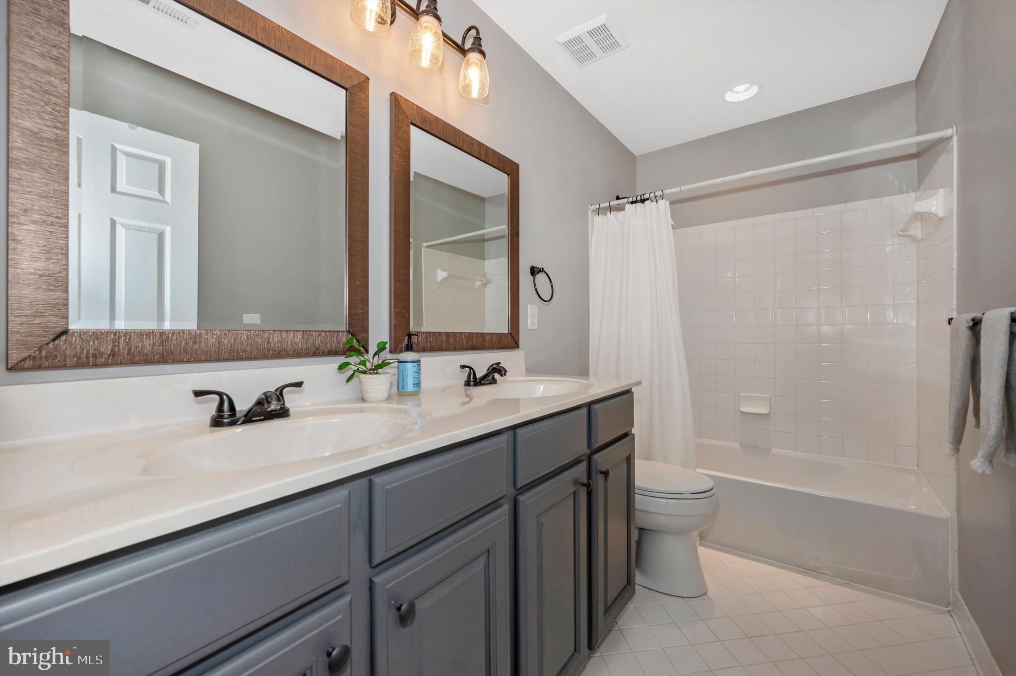 CROFTON MANOR - Residential