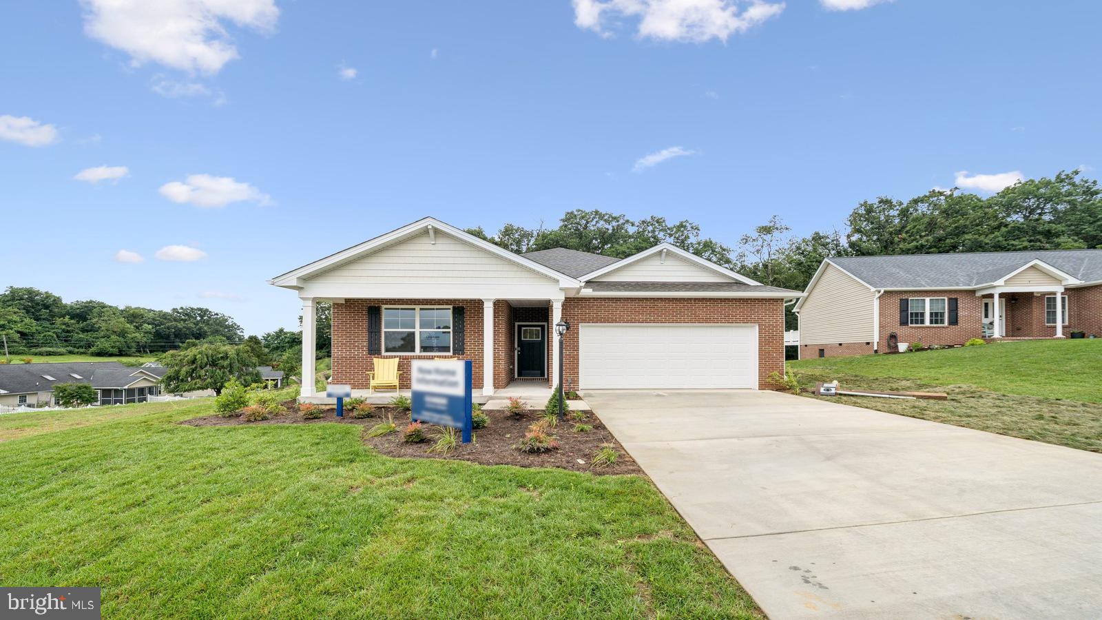 RED OAKS - Residential