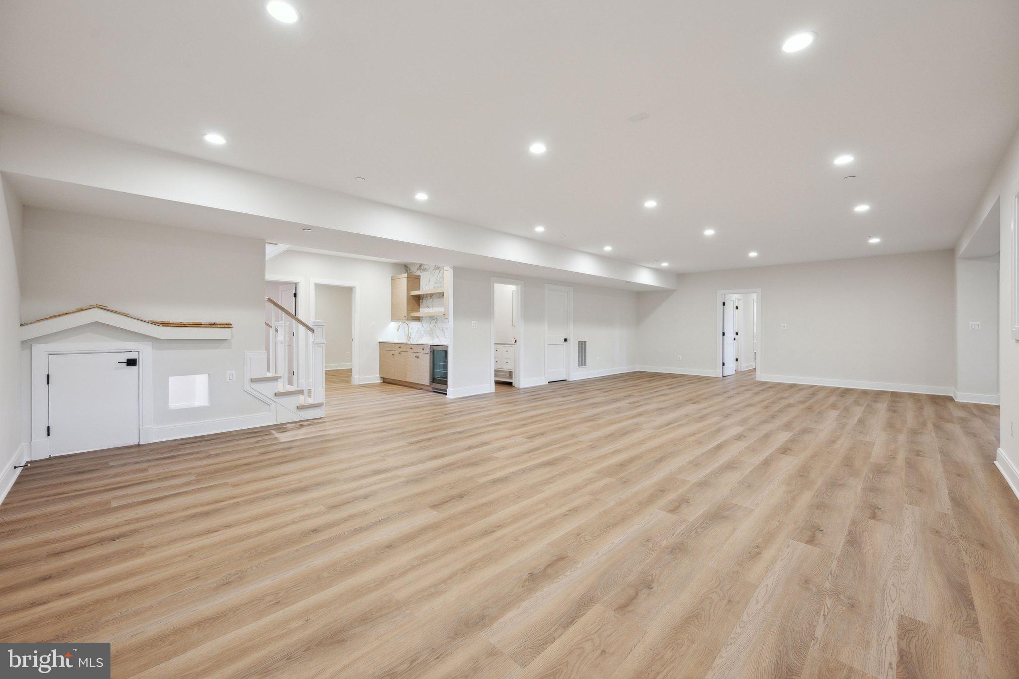 KENWOOD PARK - Residential