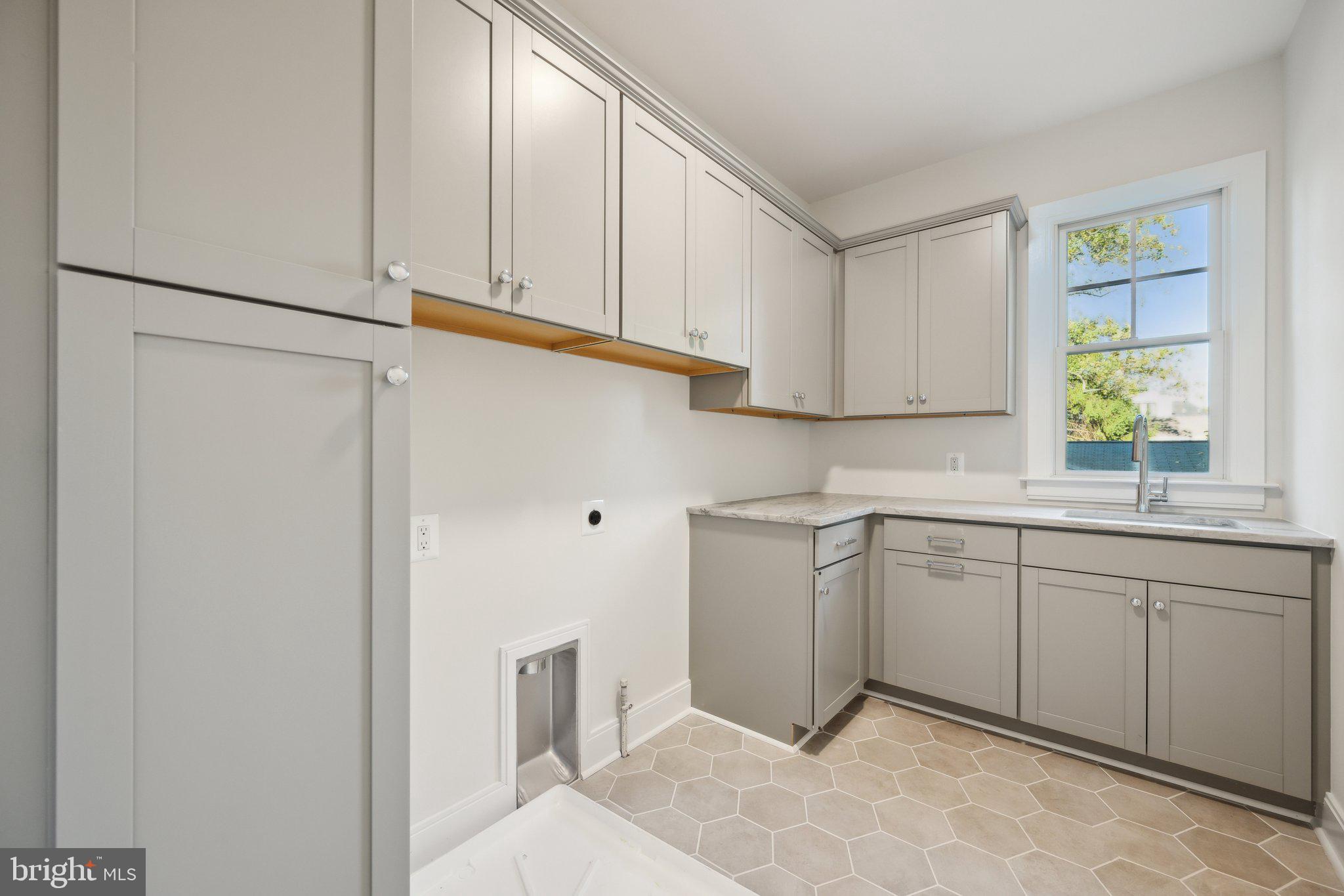 KENWOOD PARK - Residential